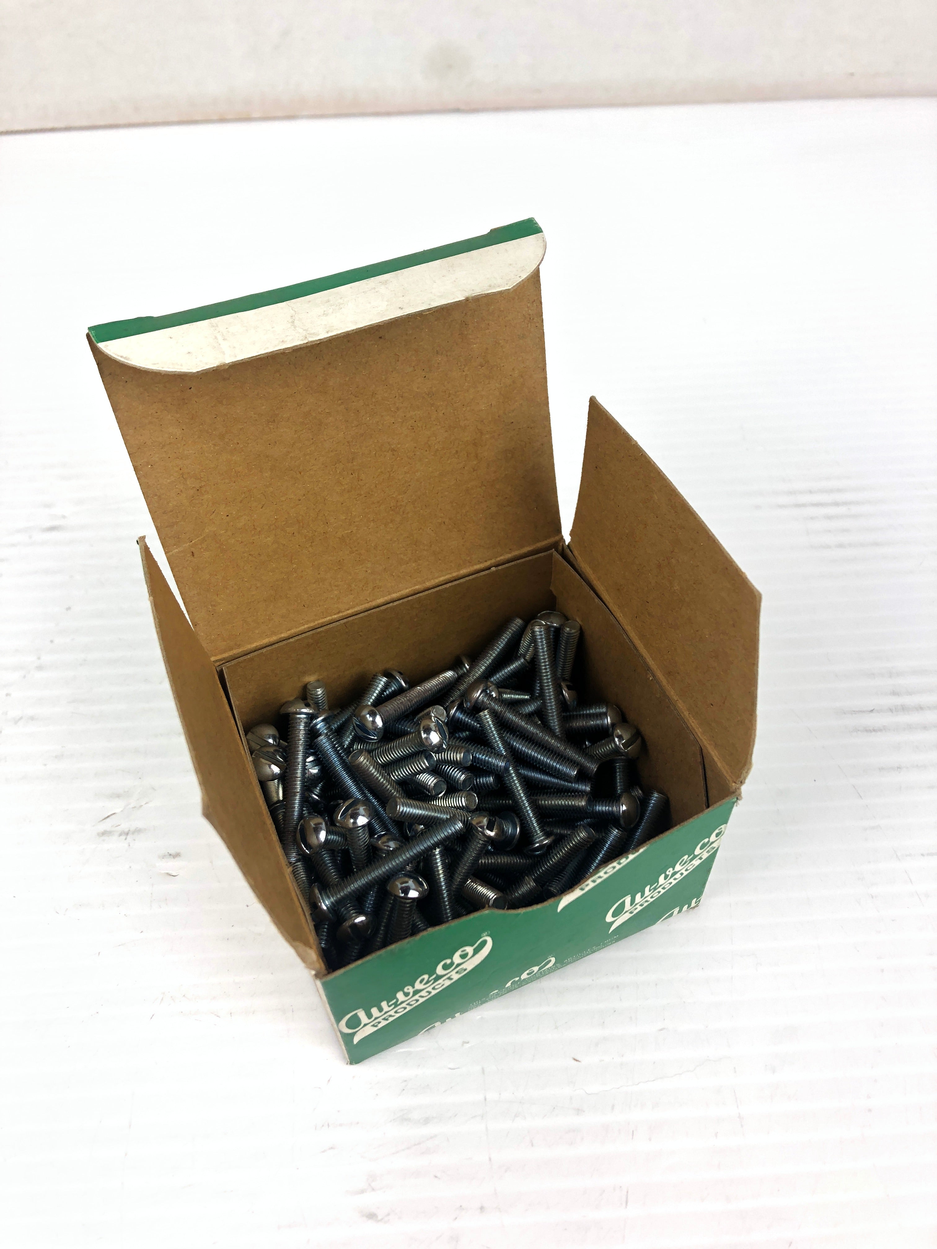 AU-VE-CO 2539 Slotted Round Head Machine Screw #10-32 x 1-1/4" - Lot of 100