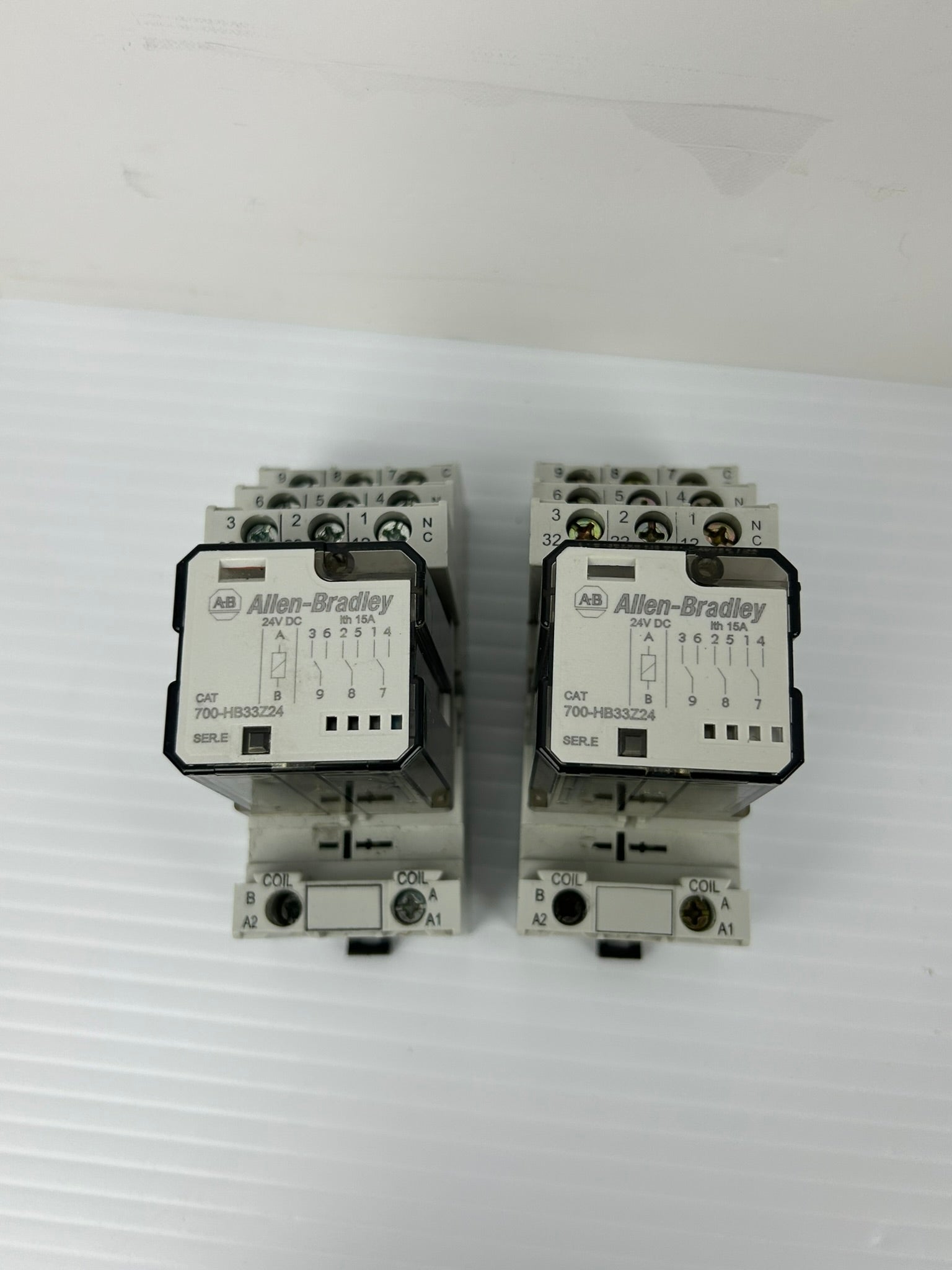 Allen-Bradley 700-HB33Z24 Relay Ser. E With 700-HN153 Base Ser. B - Lot of 2