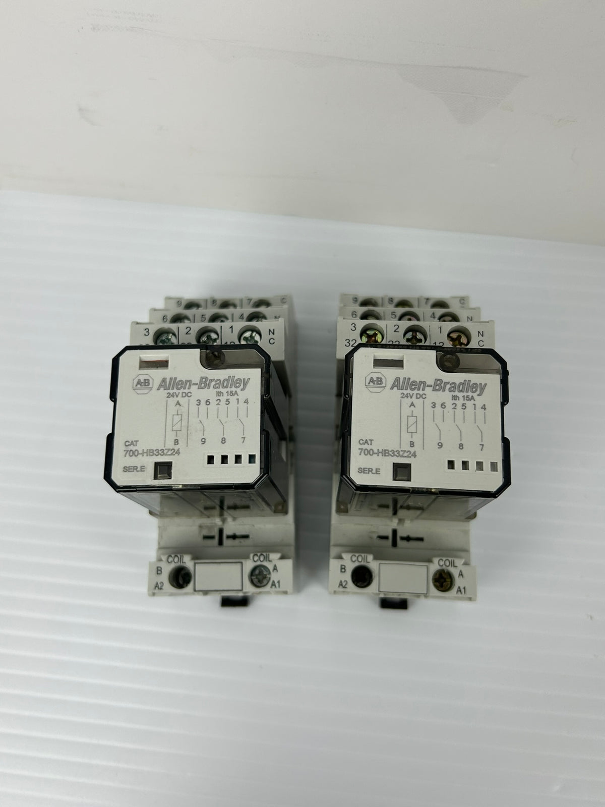 Allen-Bradley 700-HB33Z24 Relay Ser. E With 700-HN153 Base Ser. B - Lot of 2