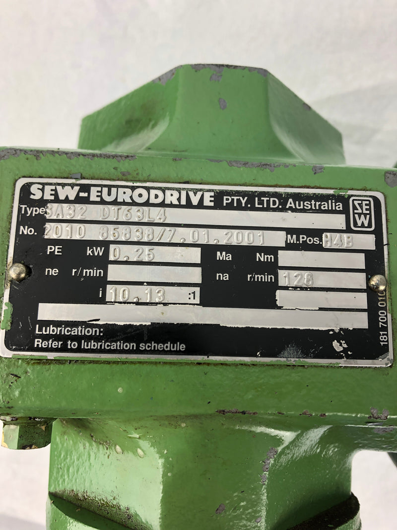 Sew Eurodrive SA32DT63L4 Gearmotor 0.25kW 128r/min 240/415V 1.14/0.66A 3PH