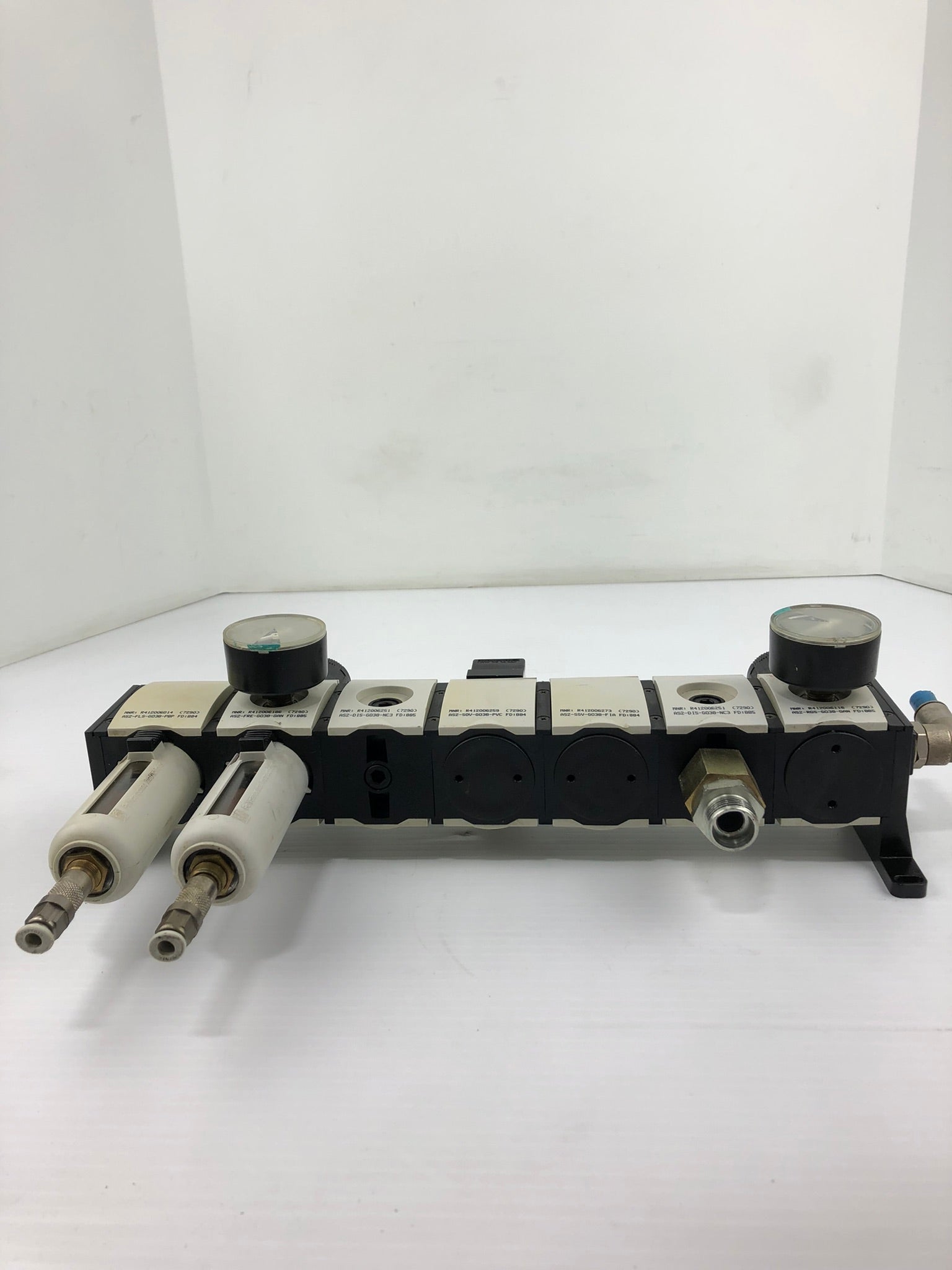 Rexroth Pneumatic Pressure System with Gauges and Lubricators AS2-FLS-G038-PBP