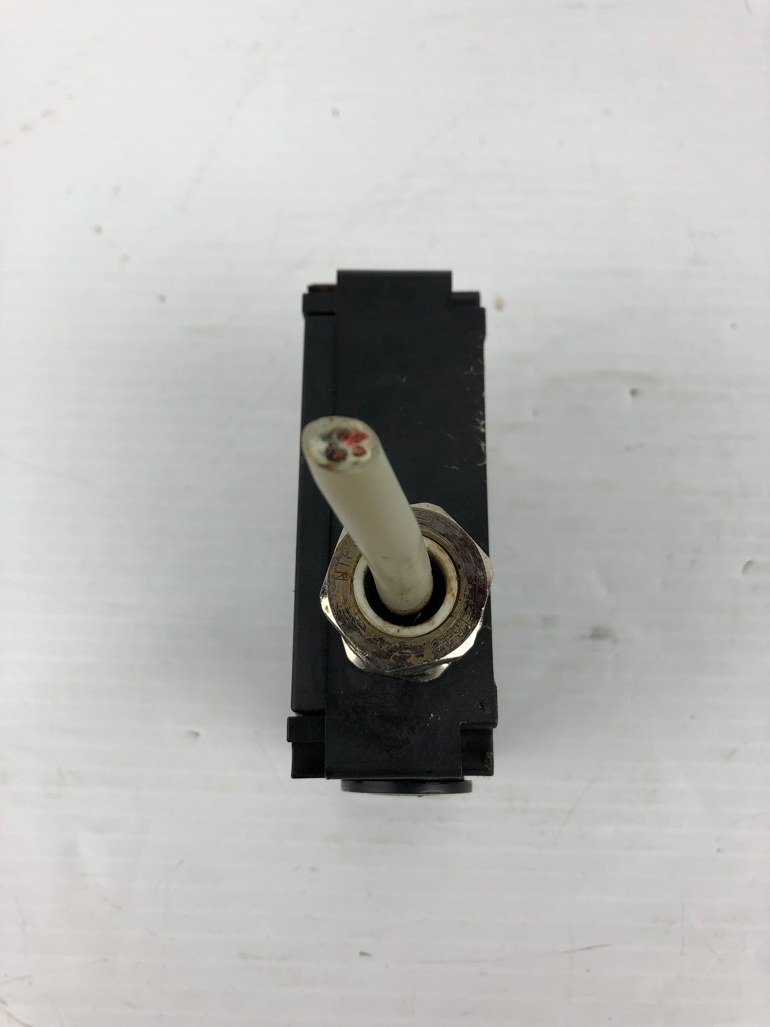 Omron D4NL-1CFG-B Guard Lock Safety-Door Switch 24VDC 100% ED 200mA