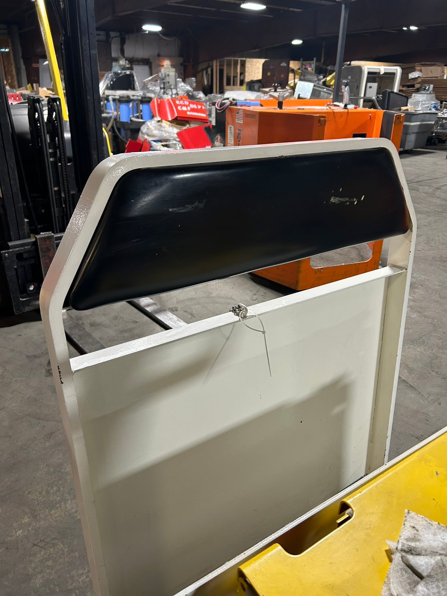 Crown 200TWR Electric Rider Tow Tractor Tugger Forklift 24VDC Type E 1015 Hours