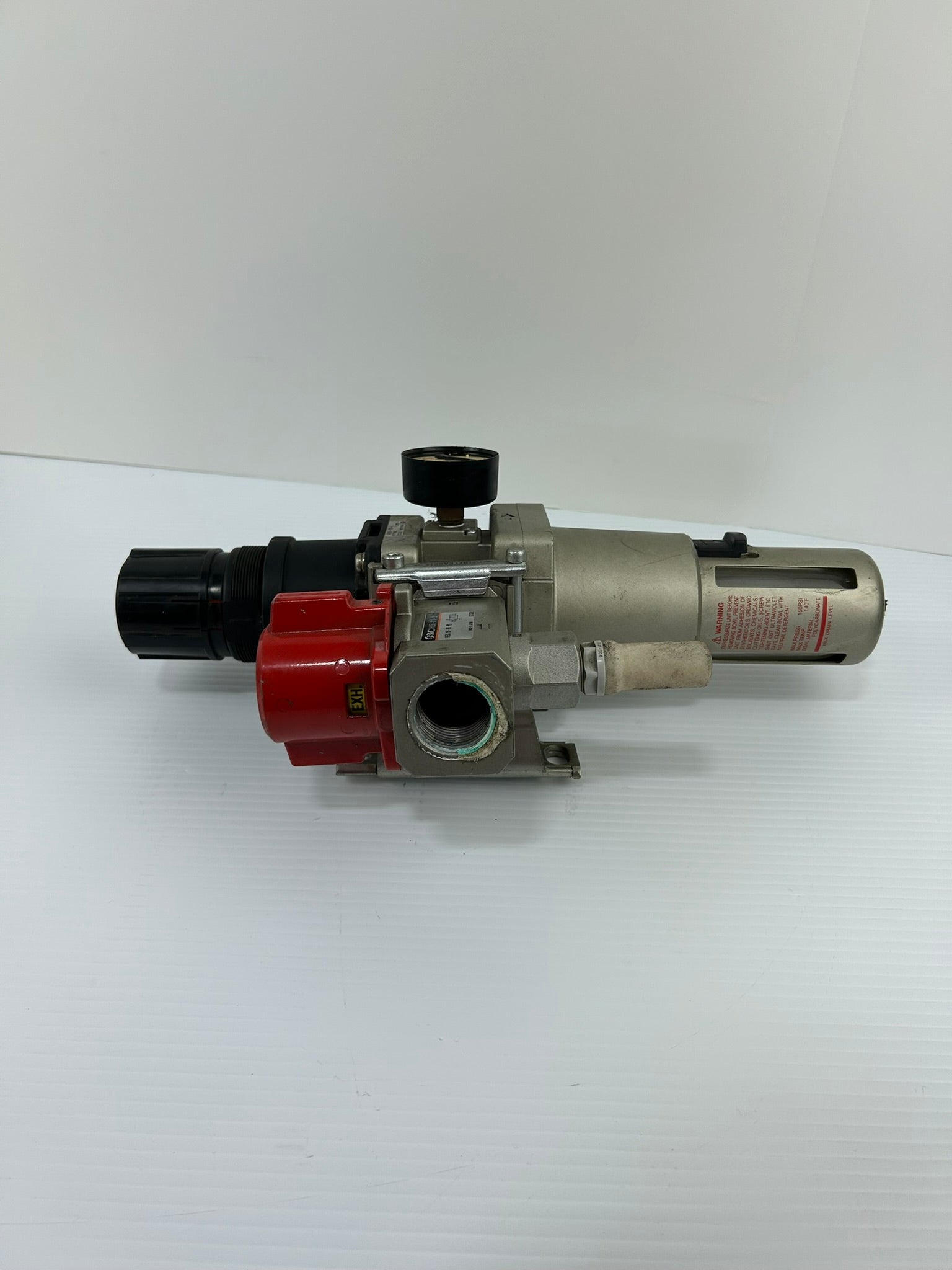 SMC AW60-N10-Z Filter Regulator with VHS50-N10-Z Pneumatic Lockout Valve