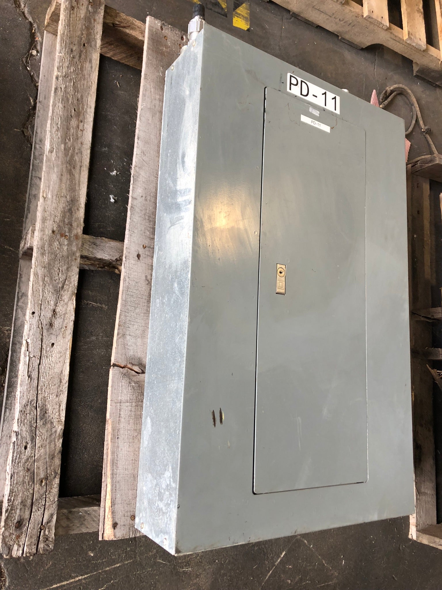 Square D MHC32S Breaker Panel Box Type 1 Enclosure Series E2 NQOD30L225CU