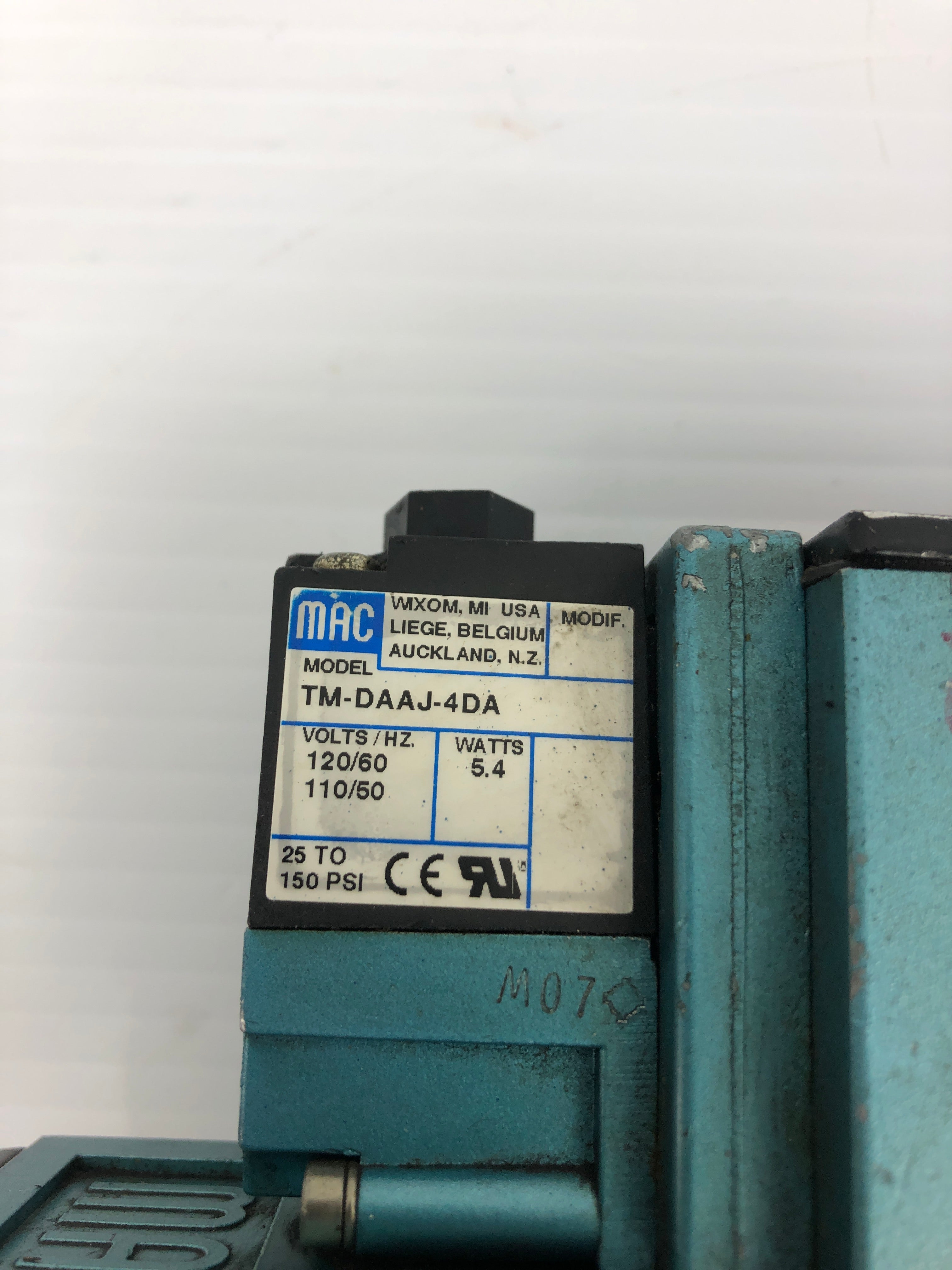 MAC 82A-AC-BKA-TM-DAAP-4DA Valve Assembly with TM-DAAJ-4DA Valve
