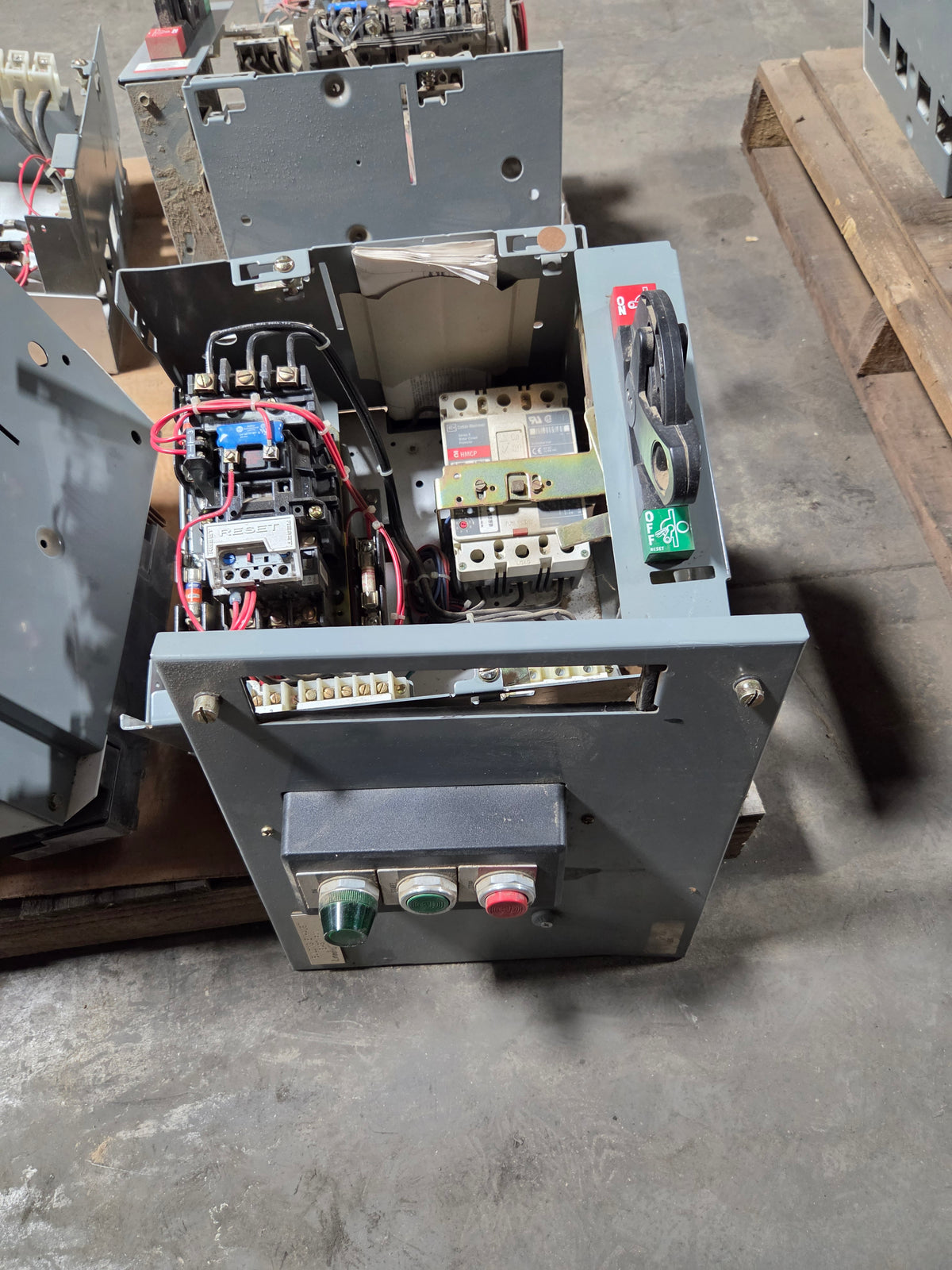 Allen-Bradley MCC Bucket 2113B 5.0HP Size 1 FVNR 3PH 480V 15A Breaker With Door