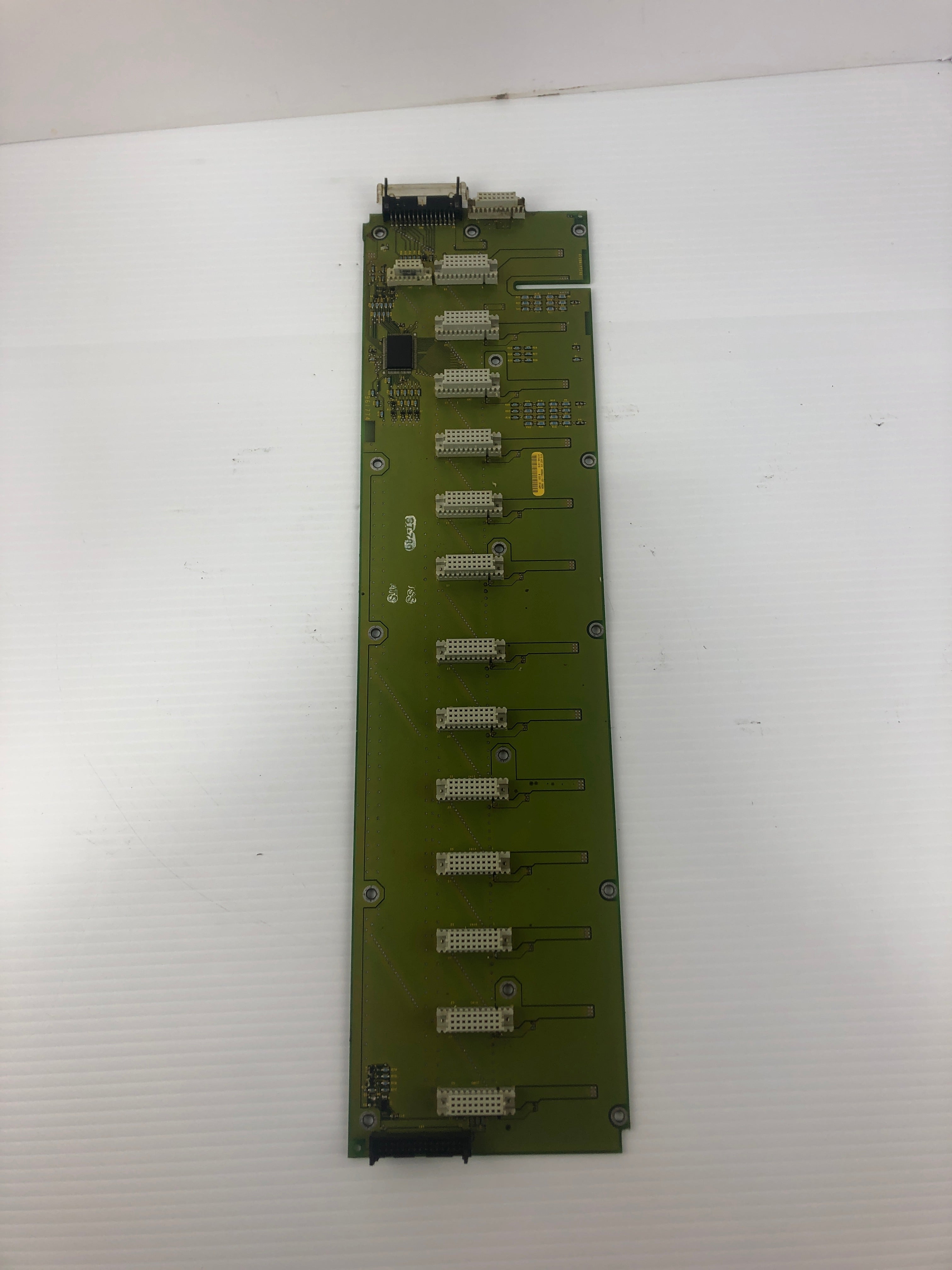 Allen-Bradley ST0 VU1 JG PLC Chassis Rack Circuit Board X1746-A13