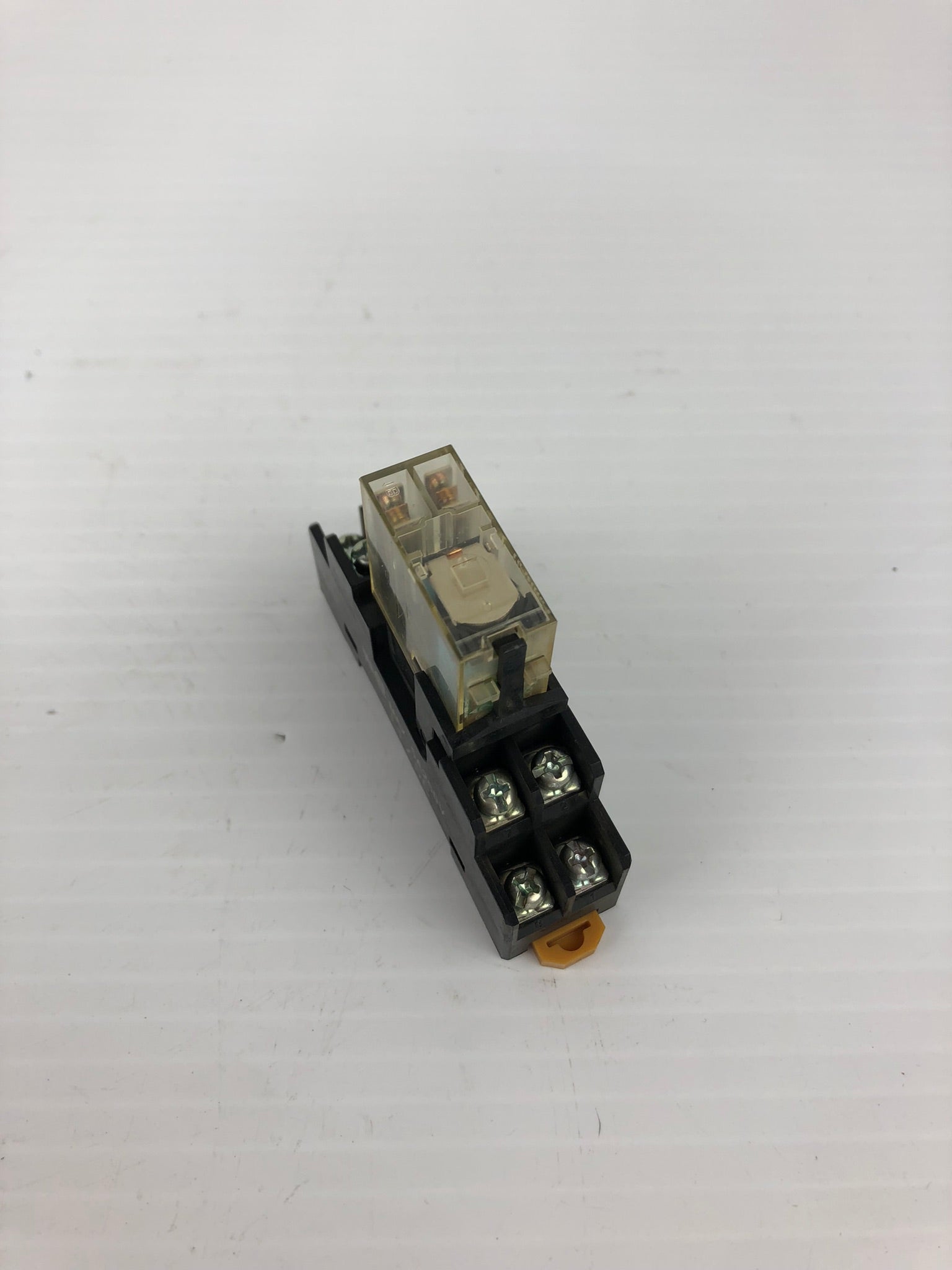 Omron Relay G2R-2-SND with Base 14Z5C 5A 250V