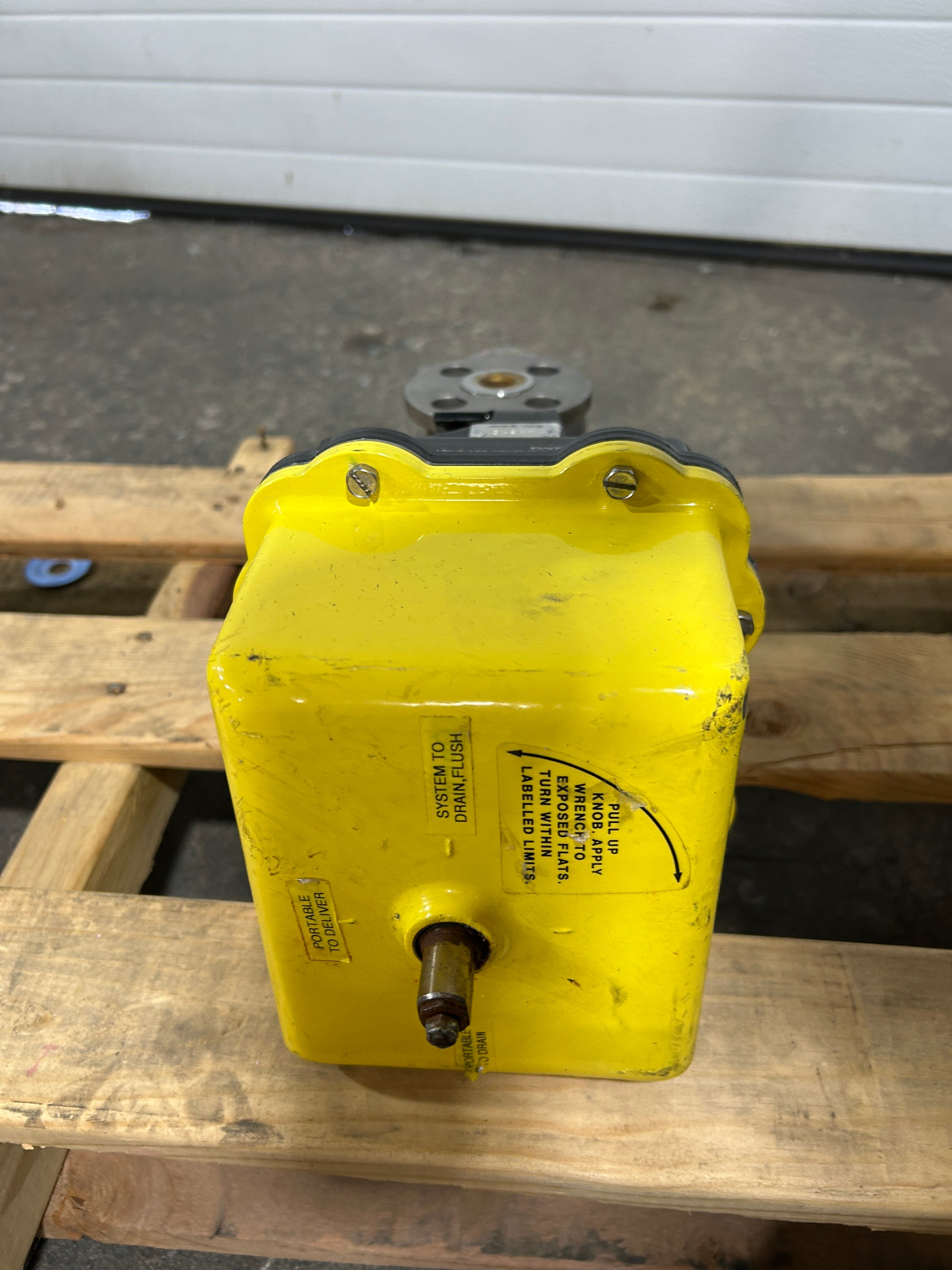 Worcester McCanna Series 75 Actuator 12 75 WD3120A 225 in.-lbs. Xomox 037D Valve