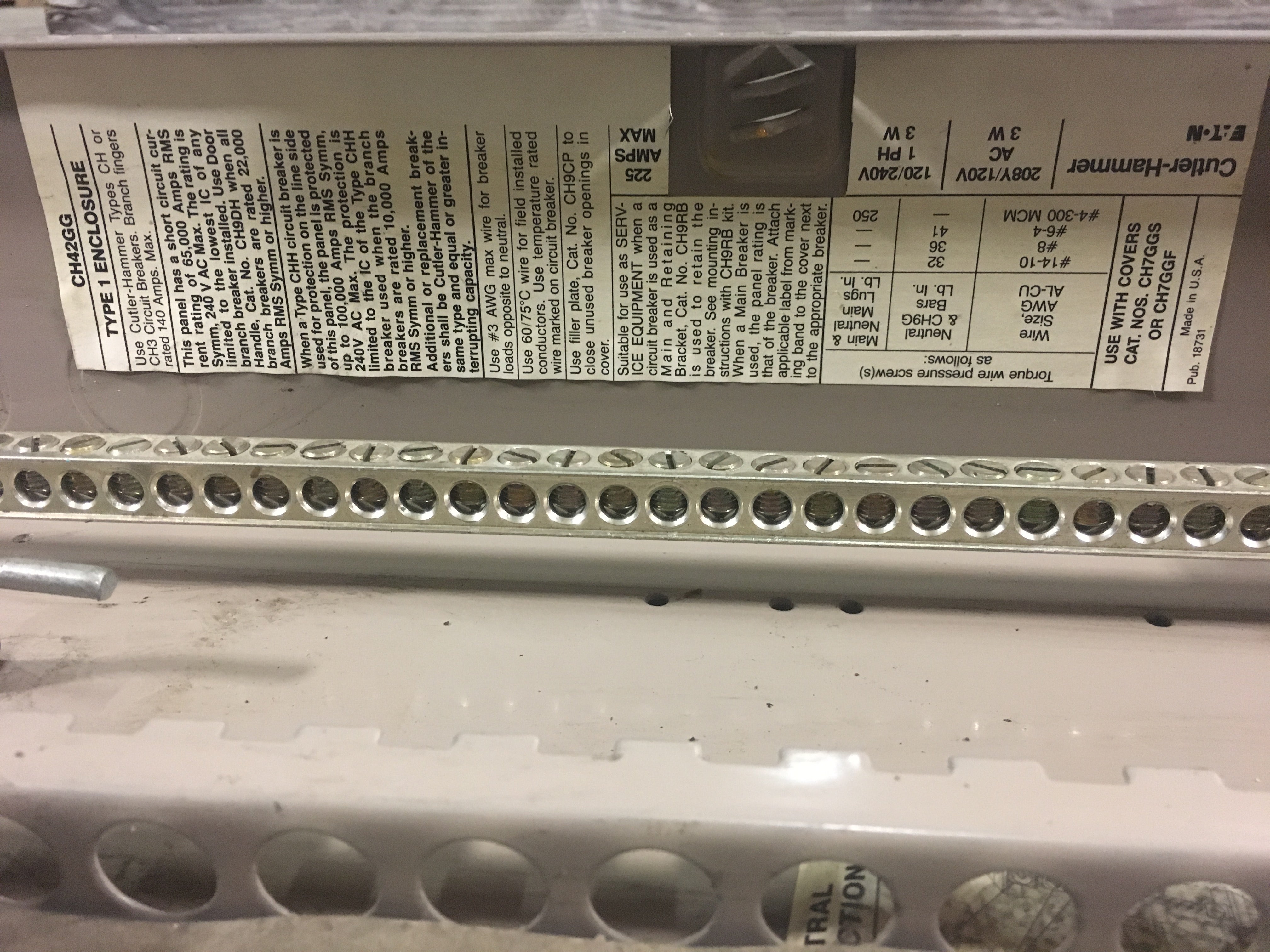 Eaton Cutler-Hammer Type 1 Enclosure CH42GG 120/240 V 1PH