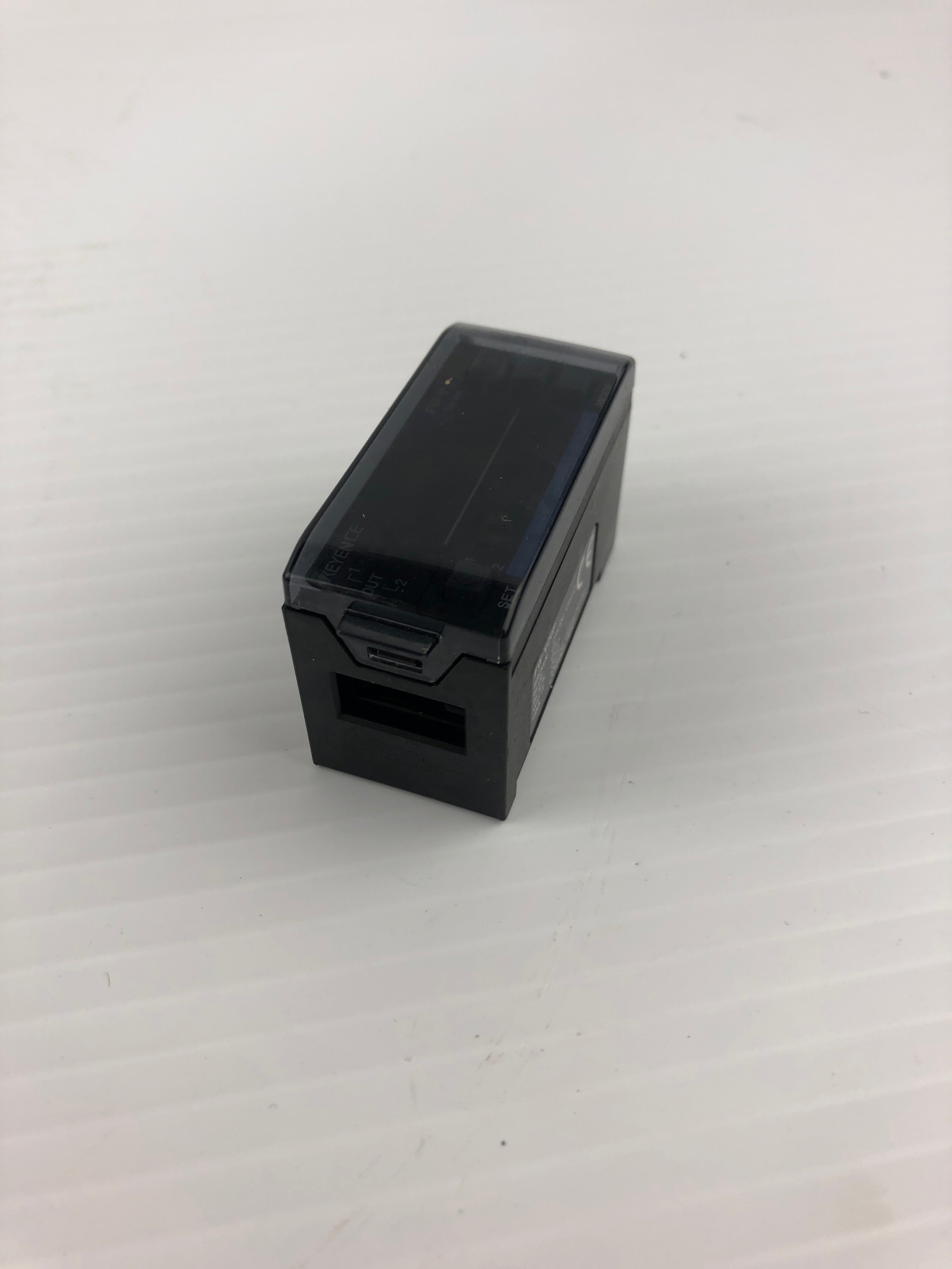 Keyence Corp FW-V20P Digital Sensor 24VDC Class 2