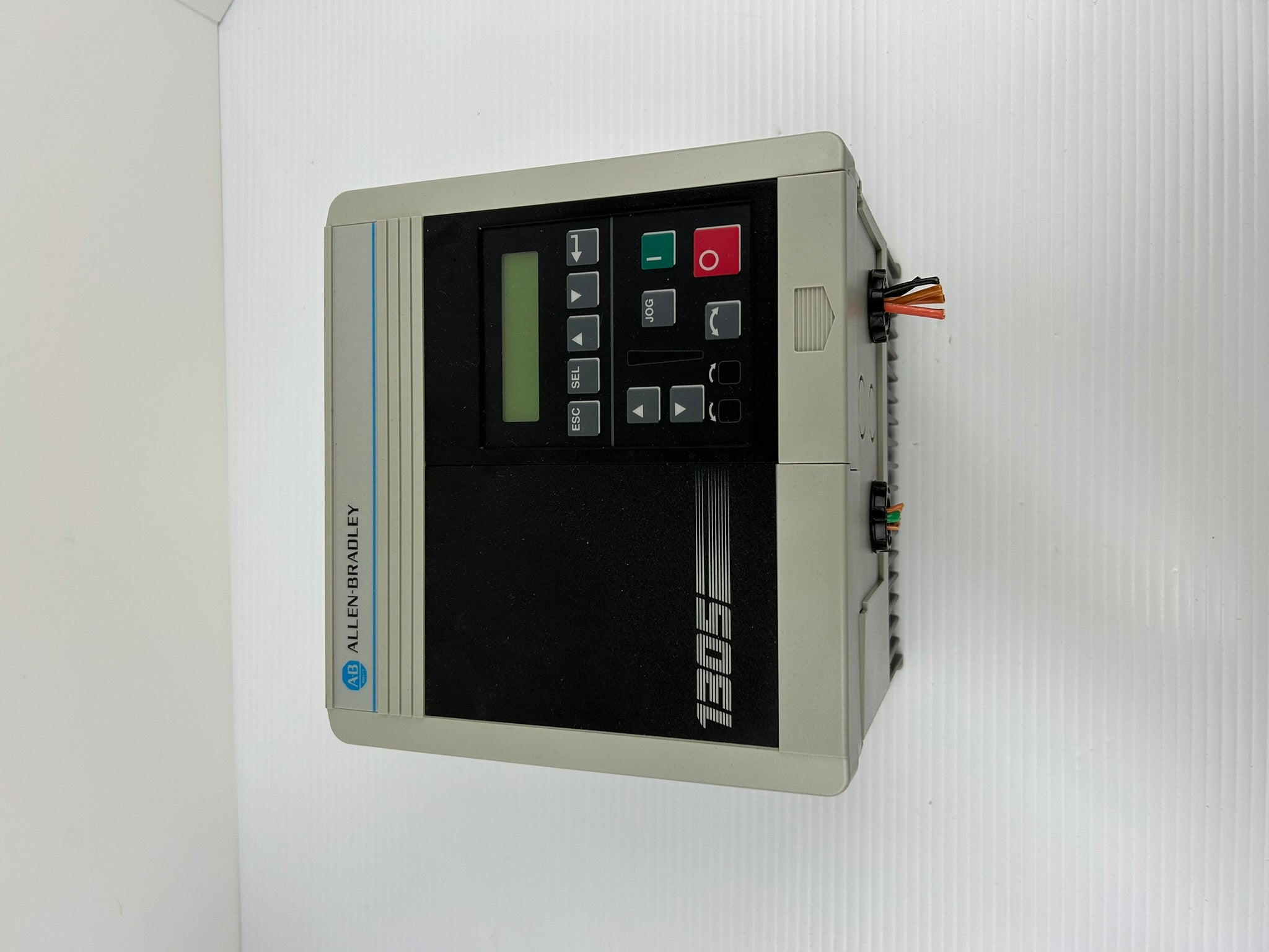 Allen Bradley 1305-BA09A Variable Frequency Drive Series C 1305