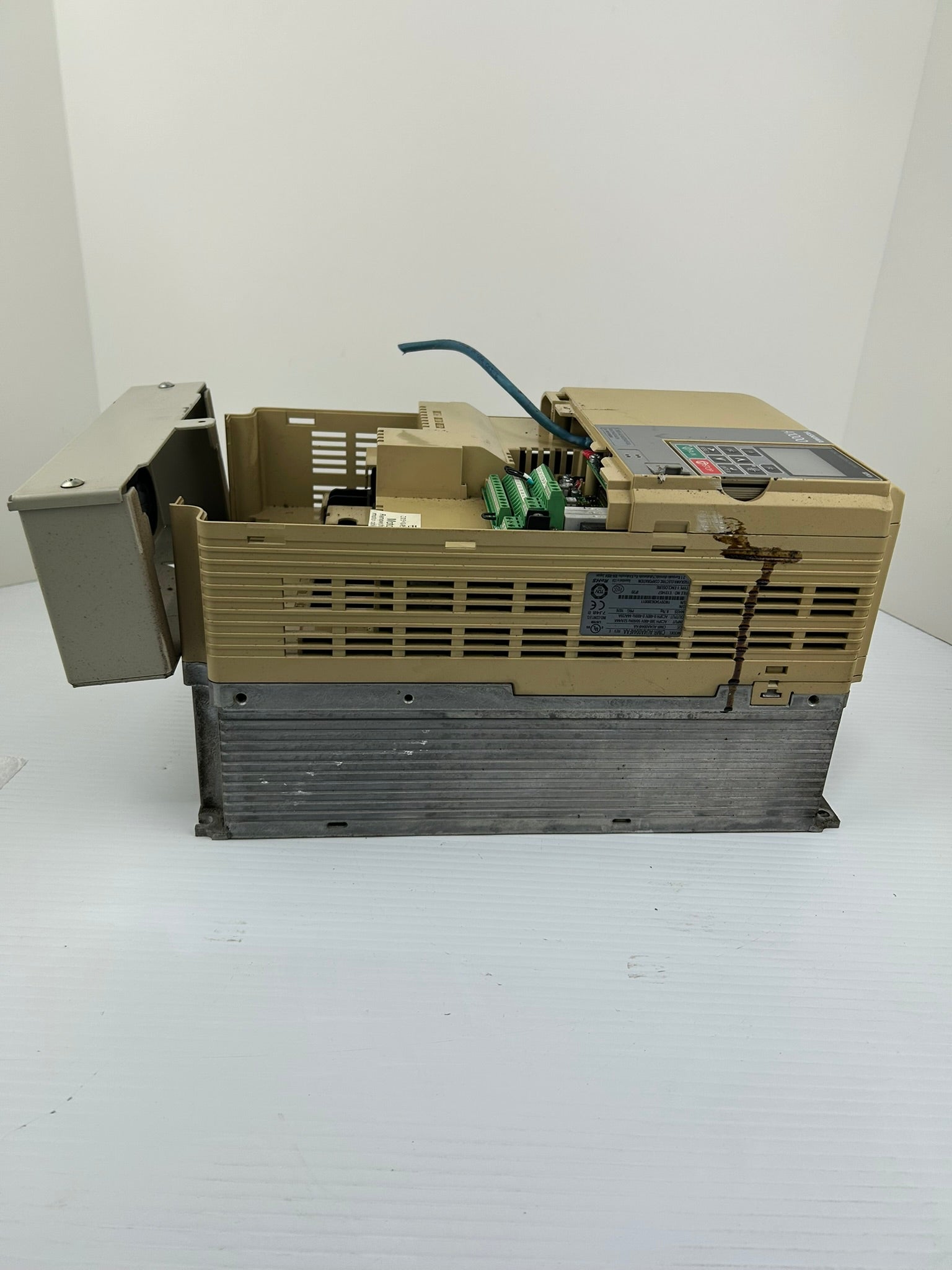 Yaskawa Electric CIMR-AU4A0044FAA 3PH AC Drive Rev E A1000 Type 1 Enclosure