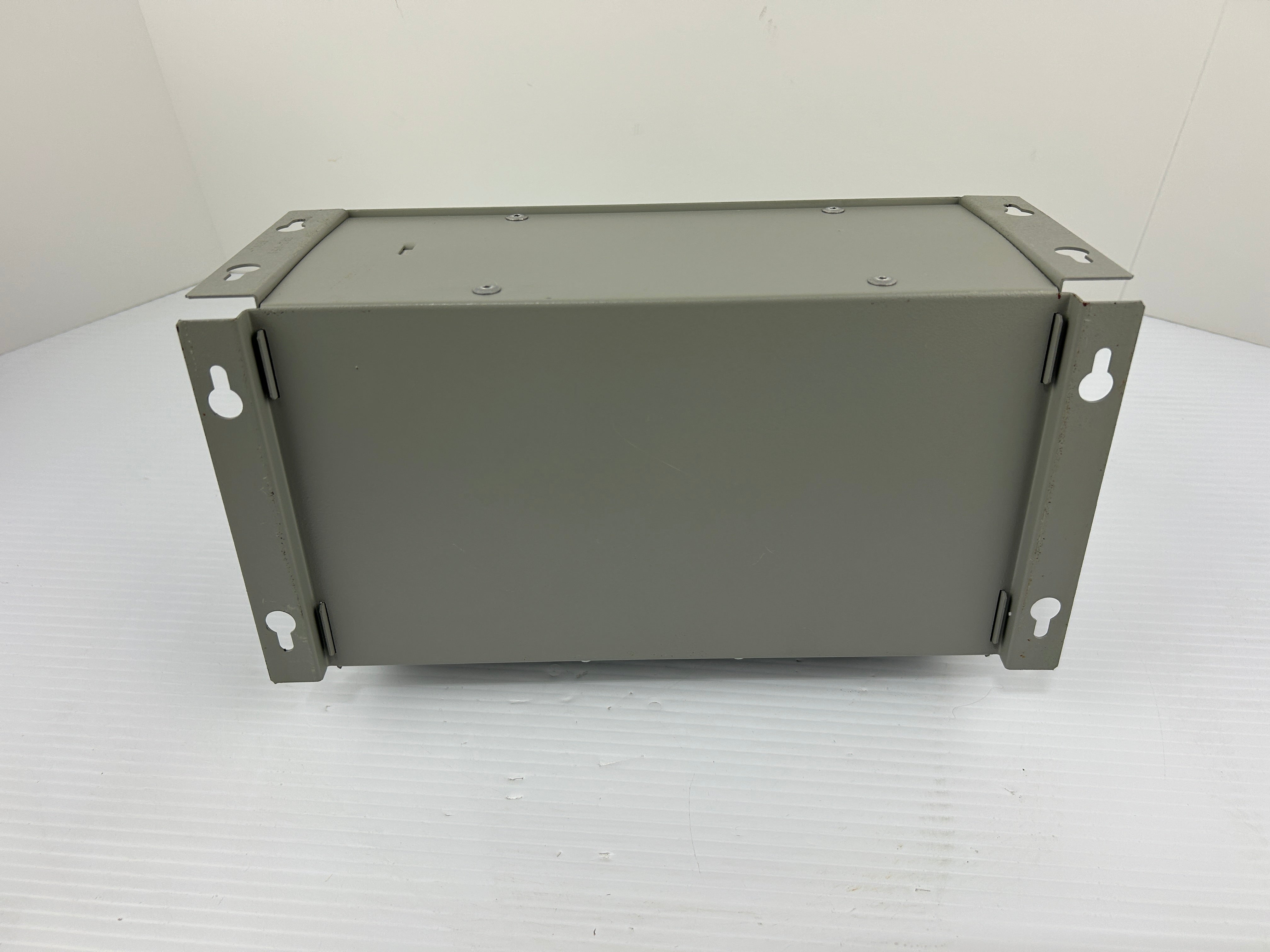 OneAC HU200 Ride-Through Power Source Power Supply Hold Up HU200-3CS