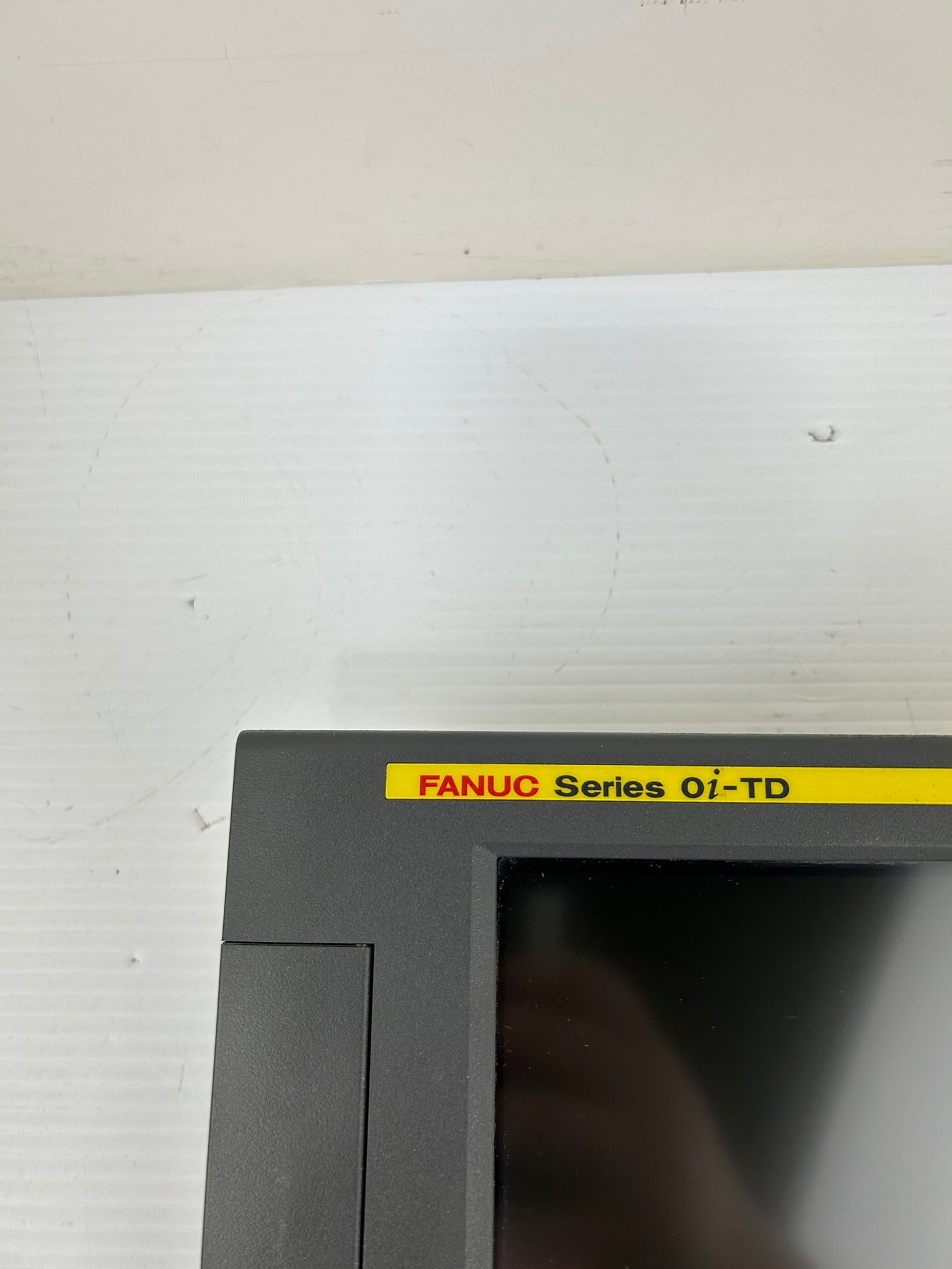 Fanuc A02B-0319-B500 CMC System Control Screen with Keypad Series 0i-TD