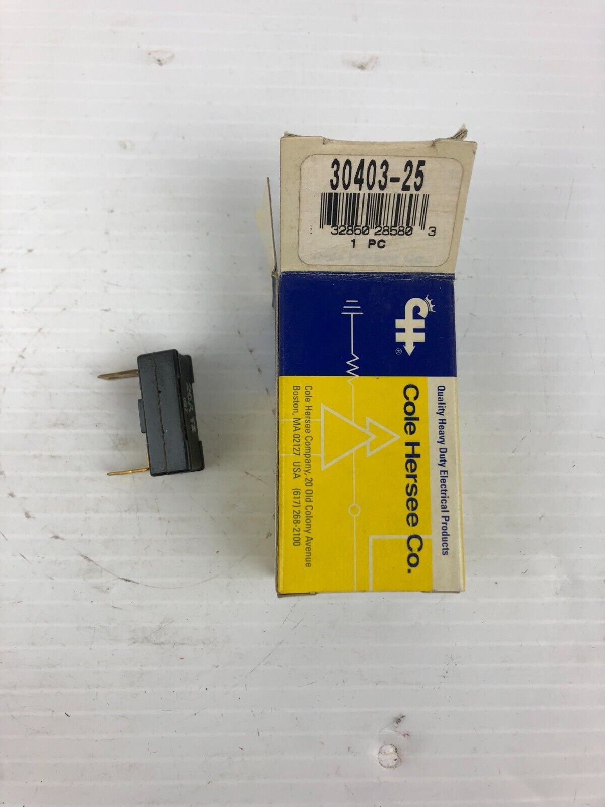 Cole Hersee 30403-25 Circuit Breaker