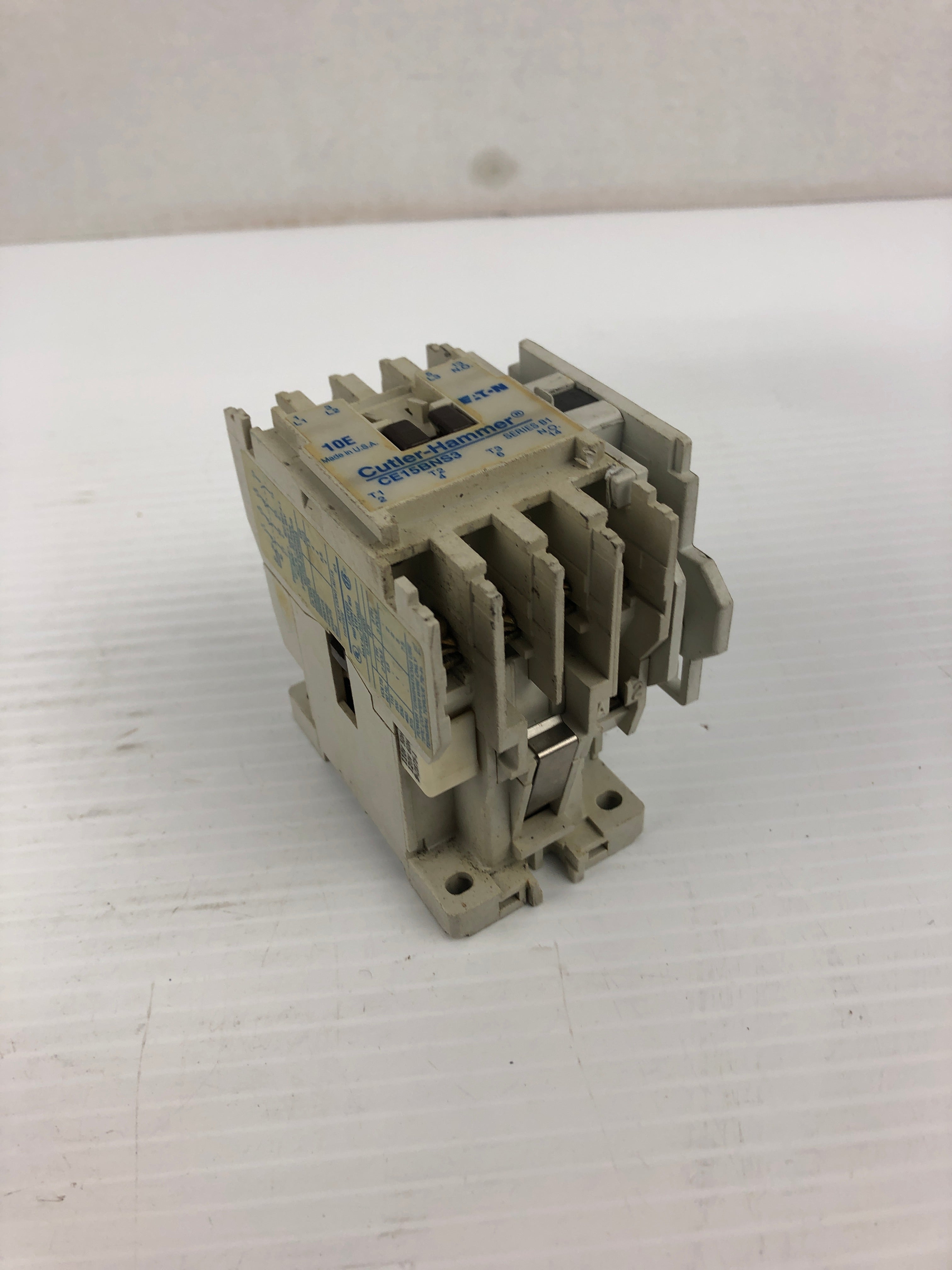 Cutler Hammer CE15BNS3 Contactor Series B1 with C320KGS3 Auxiliary Contact