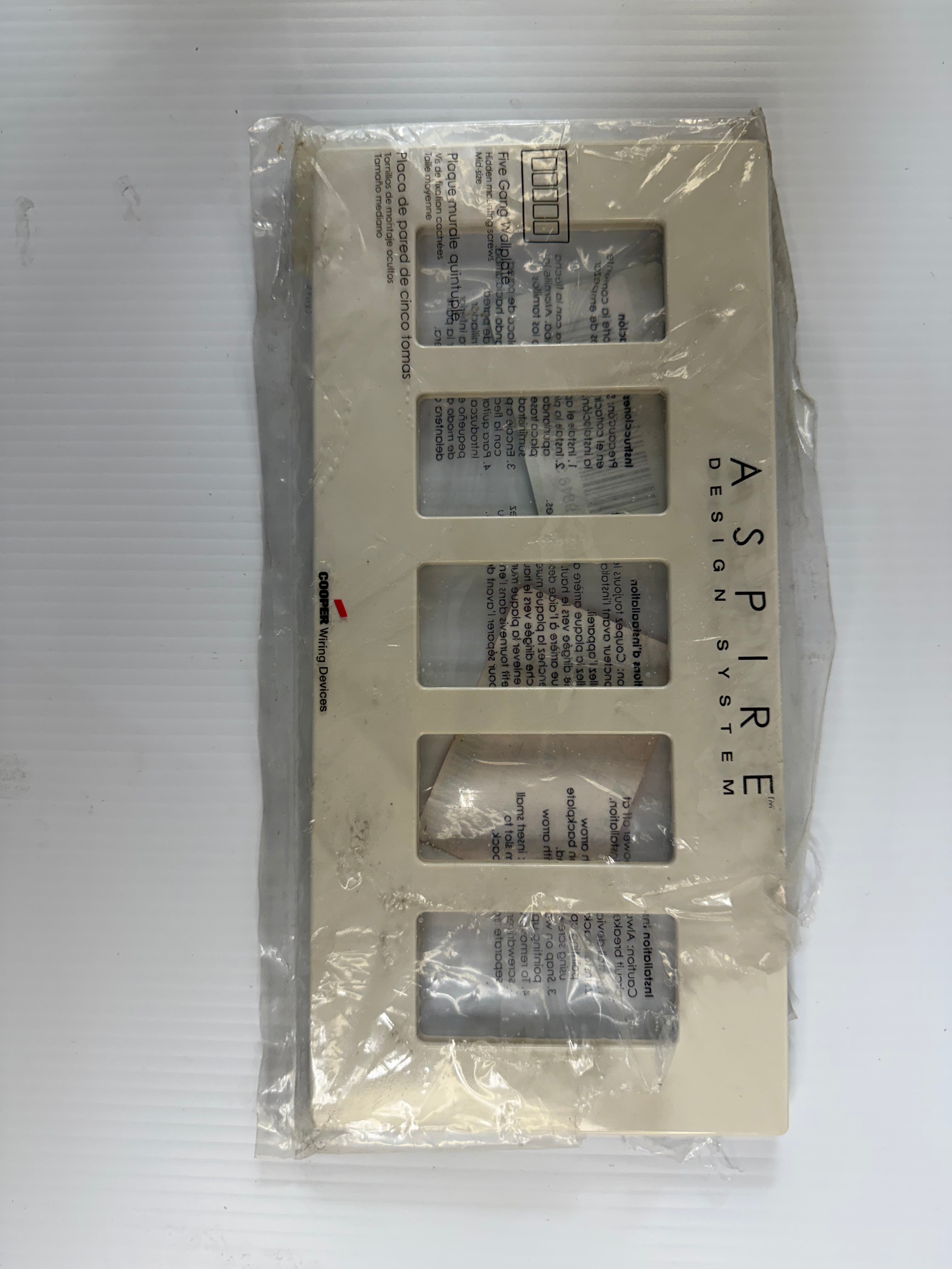 Cooper Wiring Aspire Design 5-Gang Toggle Wallplate 9525DS