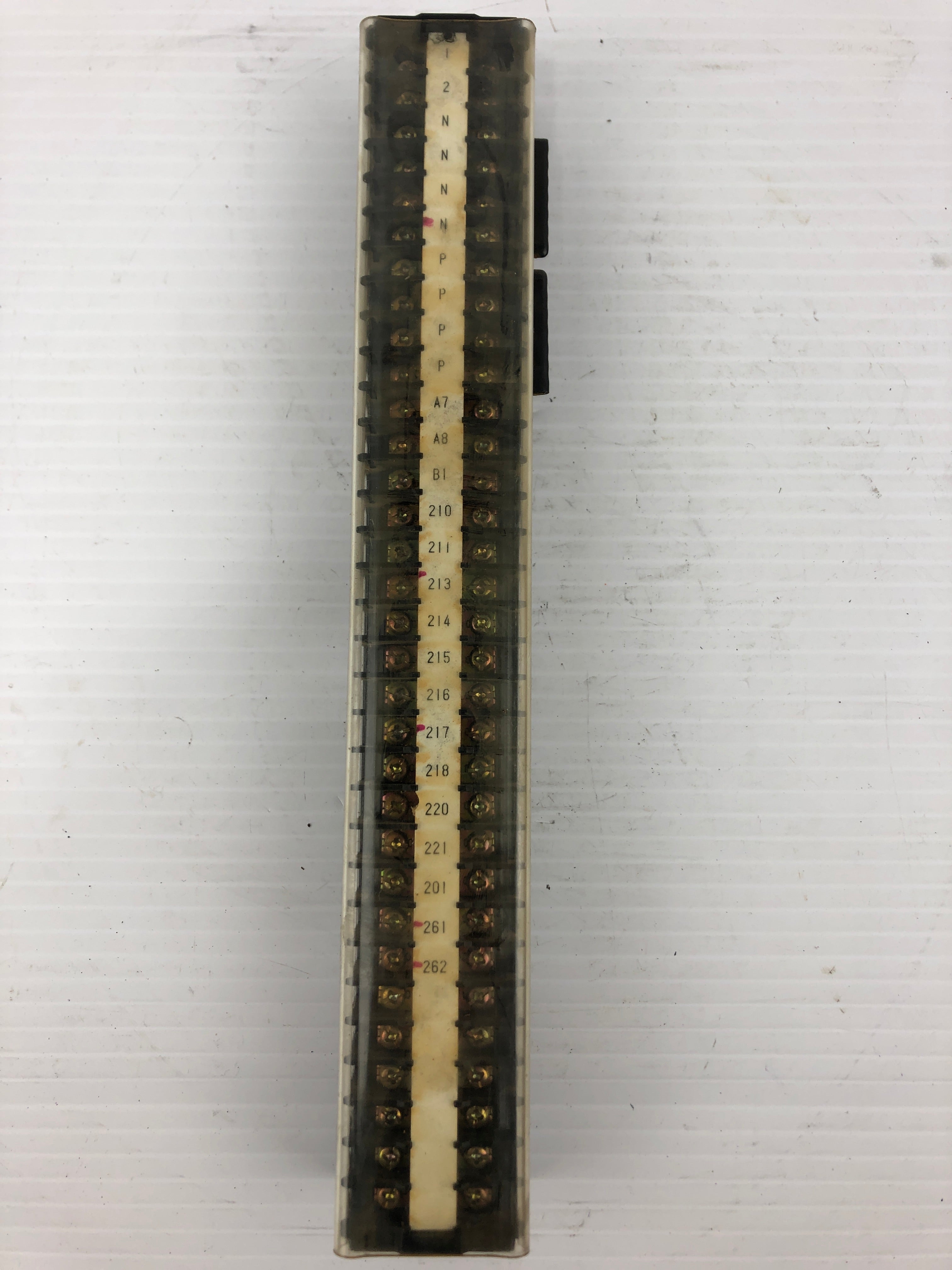 Idec BNE15W Terminal Block 600V 32P