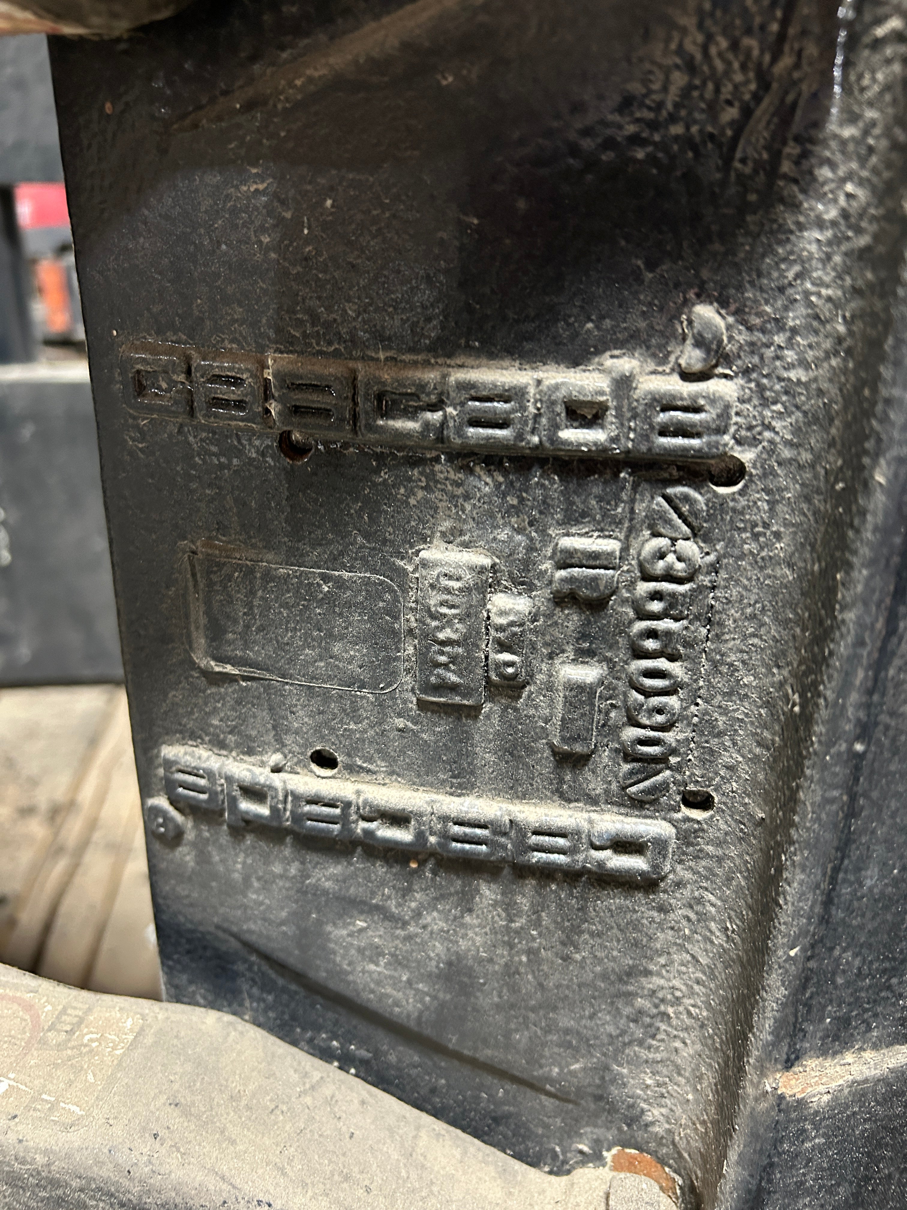 Cascade 90F-RCF-113 Paper Roll Clamp Forklift Attachment Rotates 9000# @ 30" Cap