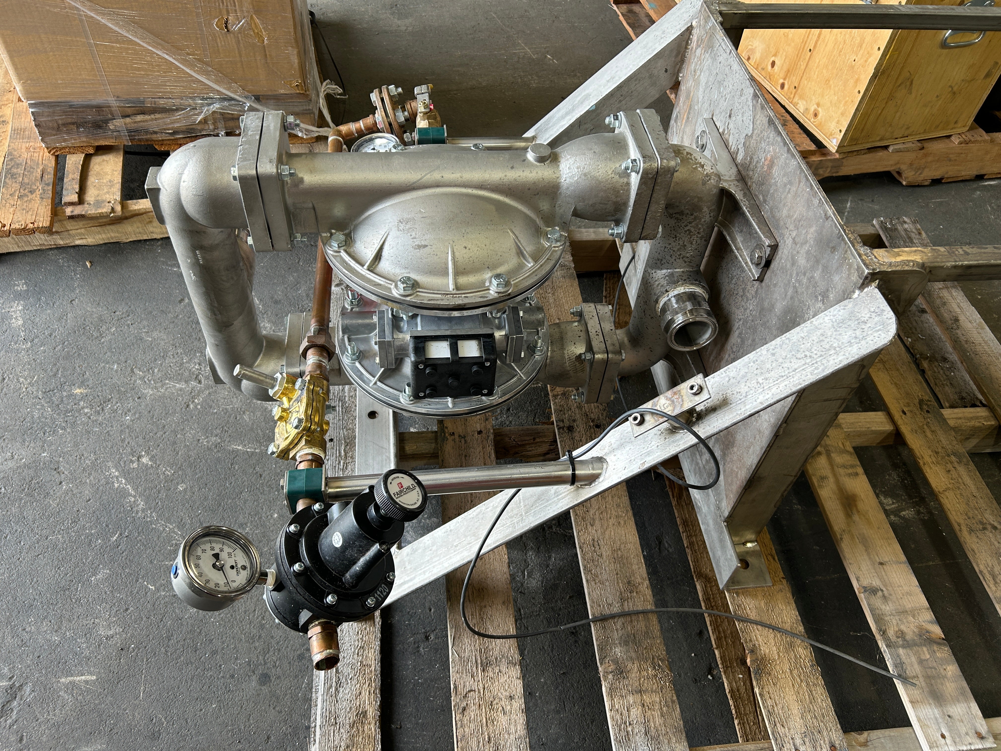 Warren Rupp Sandpiper S20B1SZTANS000 Diaphragm Pump with Wall Mount Stand 125PSI