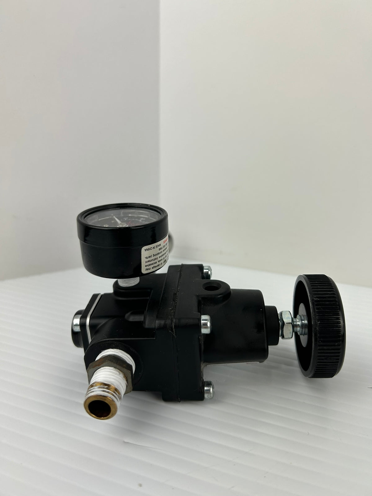 Fairchild 30243 Regulator 250 PSIG 17.0 bar with Norgren Gauge 0-160 PSI