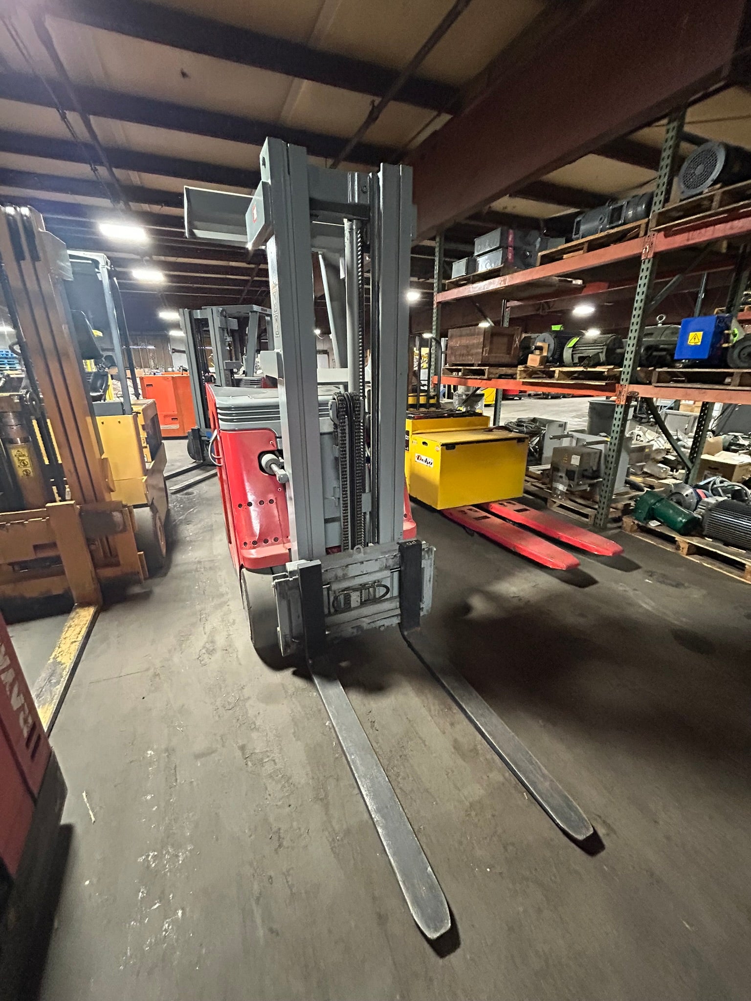 Raymond Dockstocker DSS350TT Electric Stand-Up Forklift Truck 3500 Lb. 36V