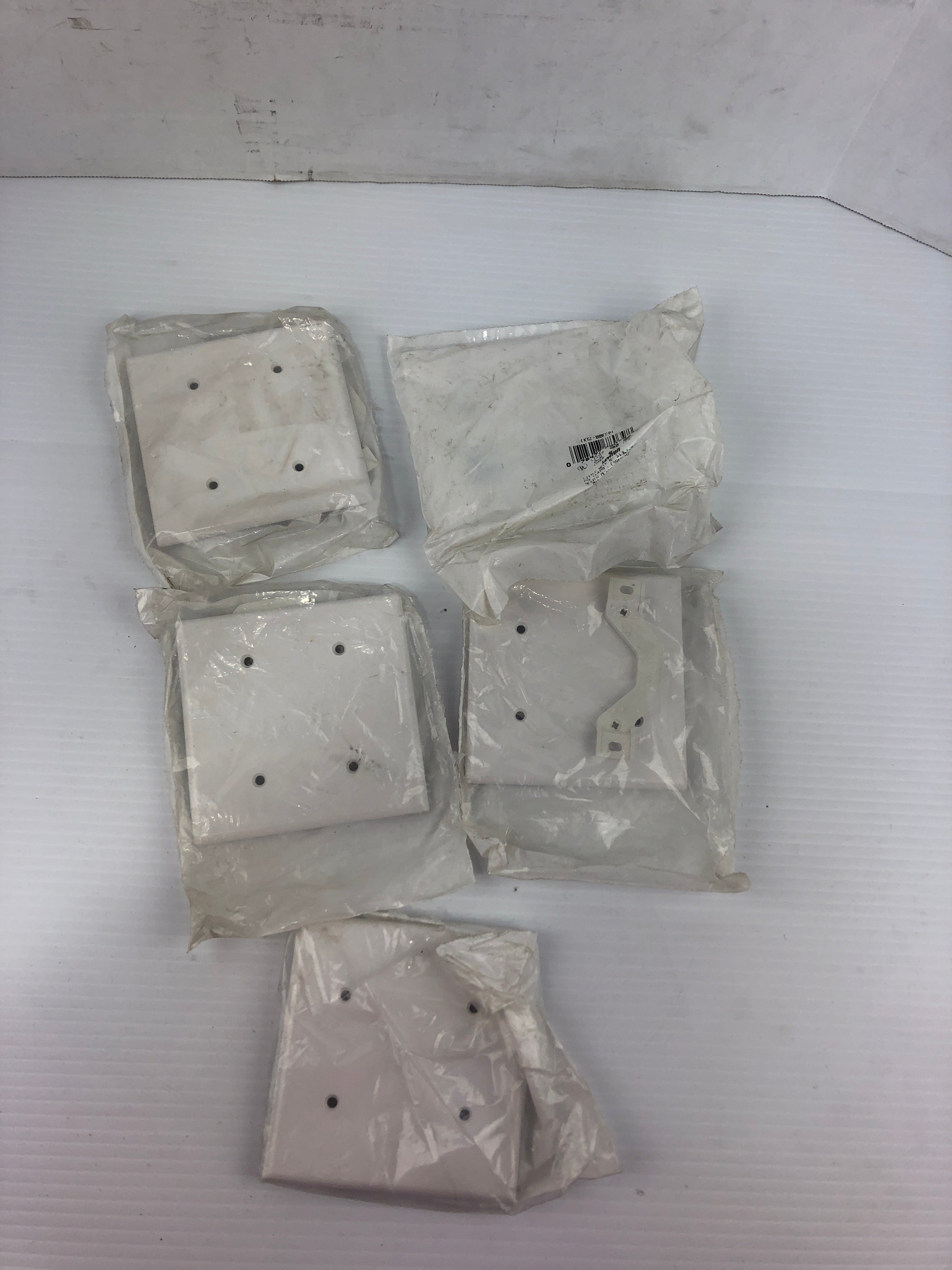 Leviton 002-88034 Blank White Wall Covers - Lot of 5