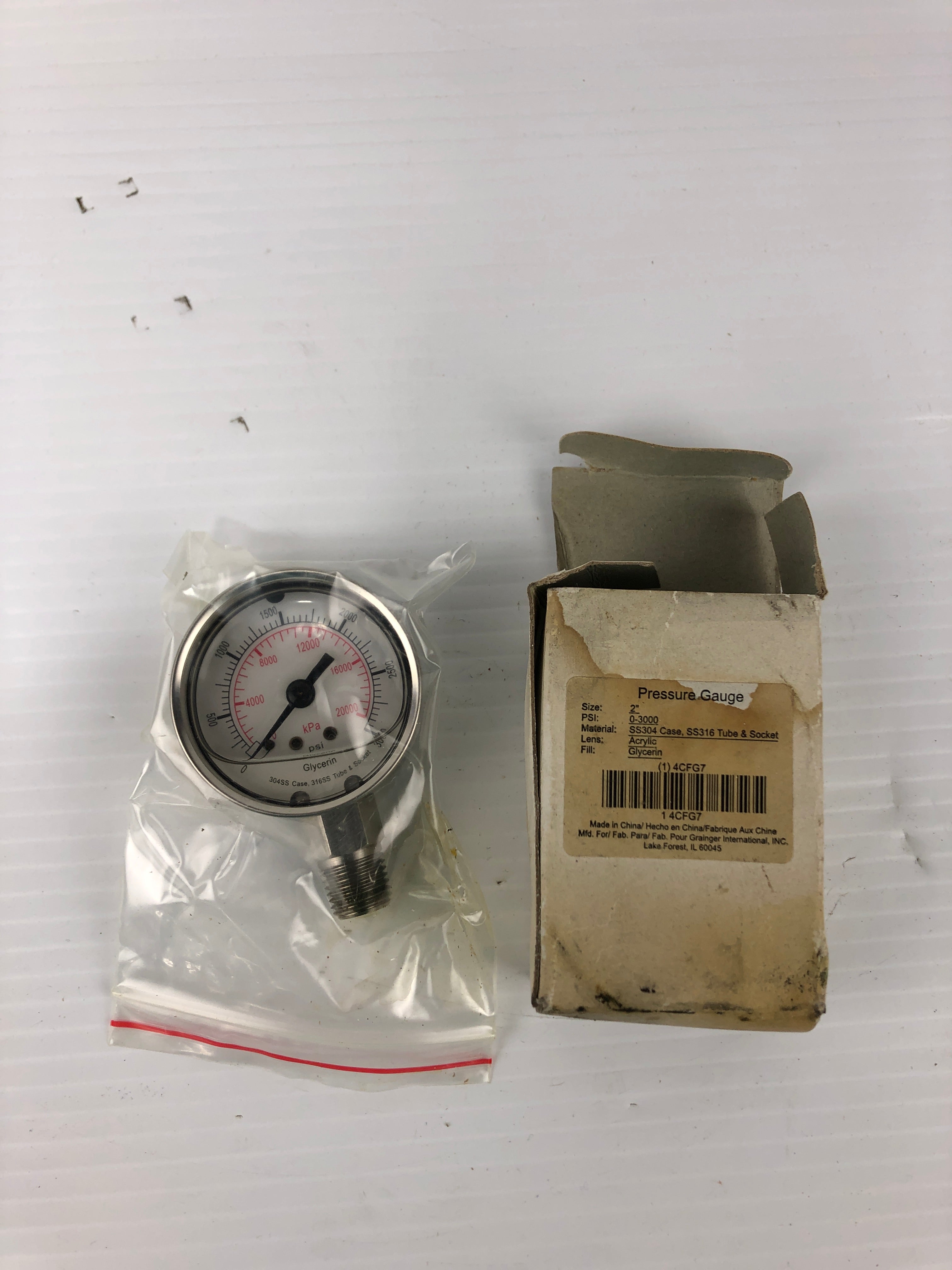 Pressure Gauge 4CFG7 2" 0-3000 PSI