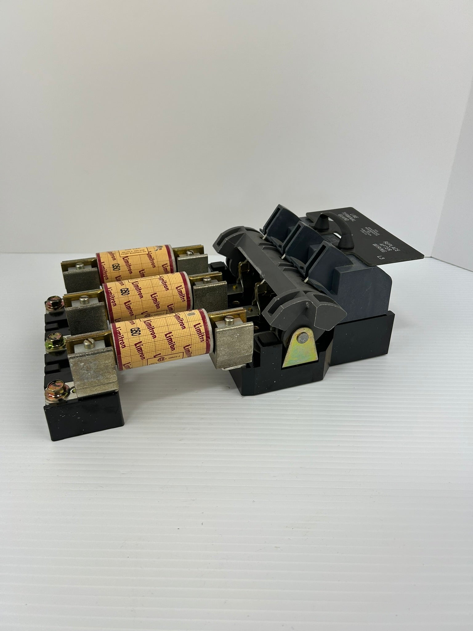 Allen-Bradley 40120-563-01 Fusible Disconnect Switch 200A 600V with Safety Cover