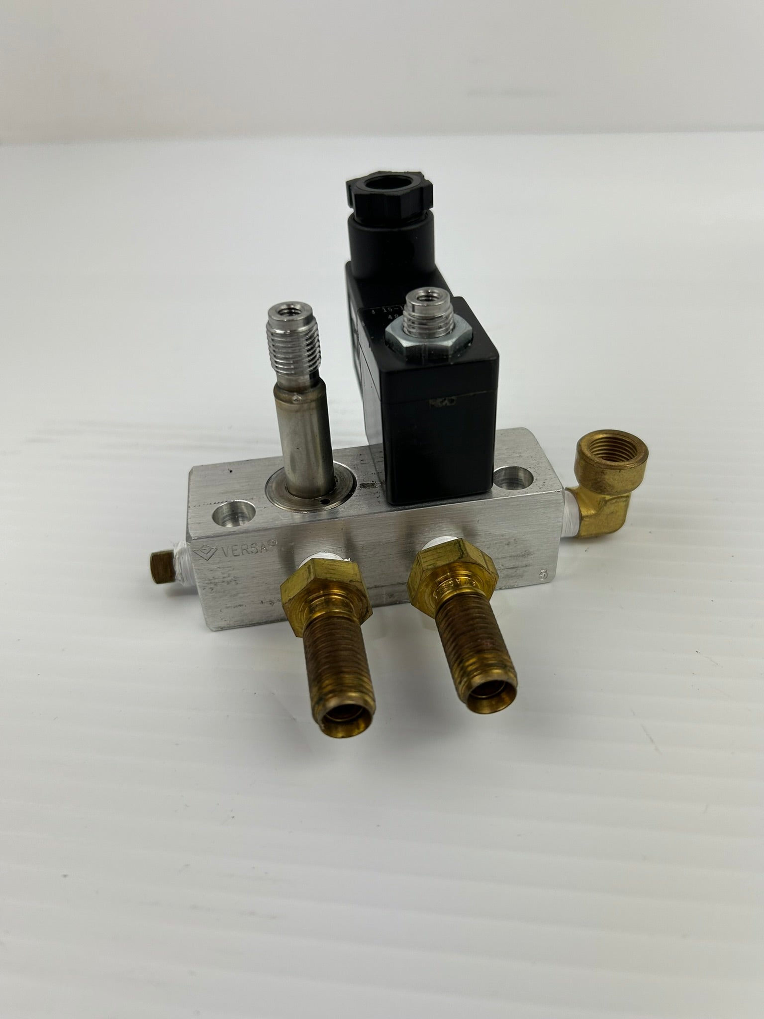 Versa Products EZM-8233-2-1-HCL-48VDC Valve Block with 15-17034-15