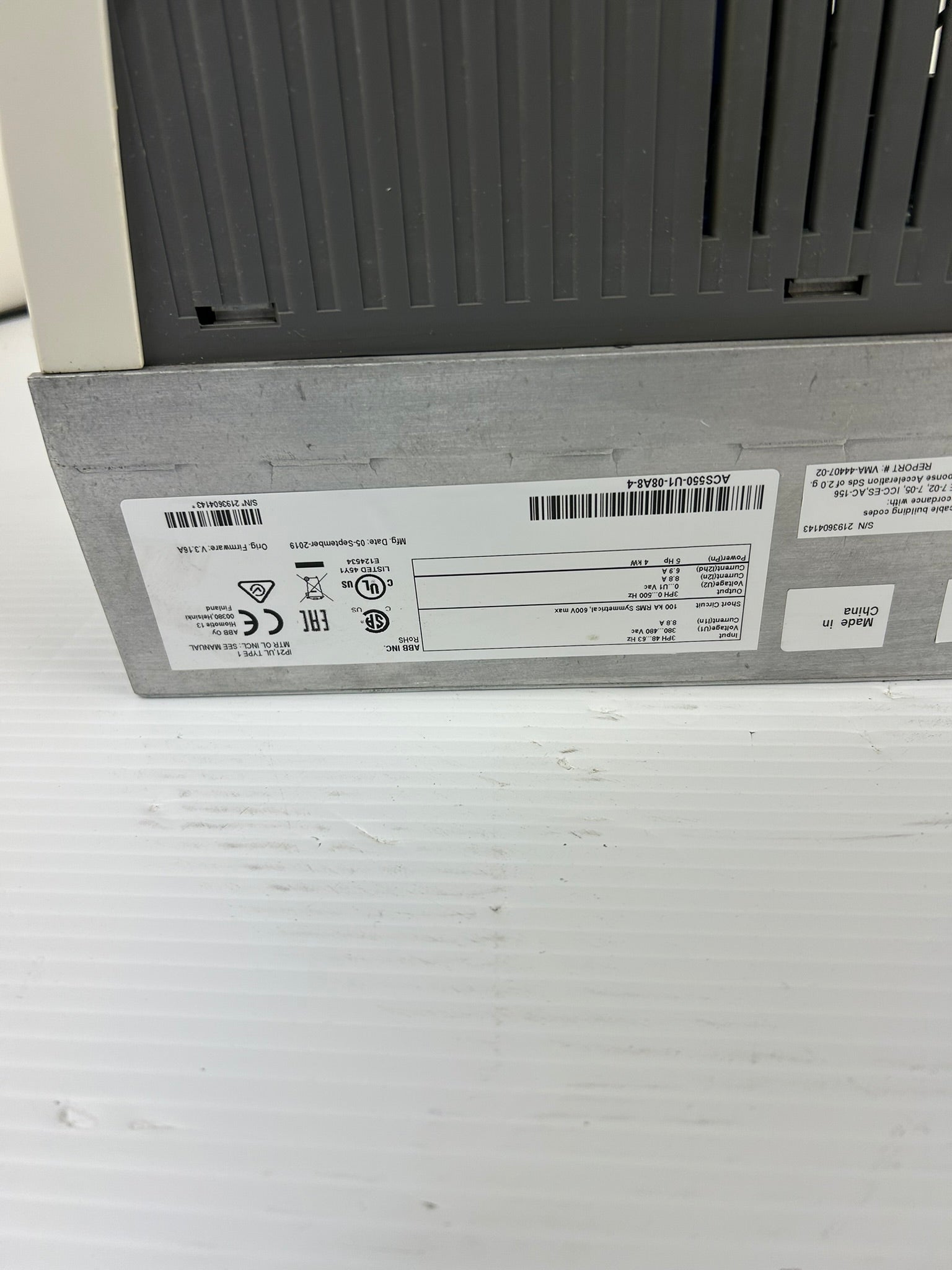 ABB ACS550-U1-08A8-4 VFD Variable Frequency Drive 5HP 480V 3PH AC Drive 4kW