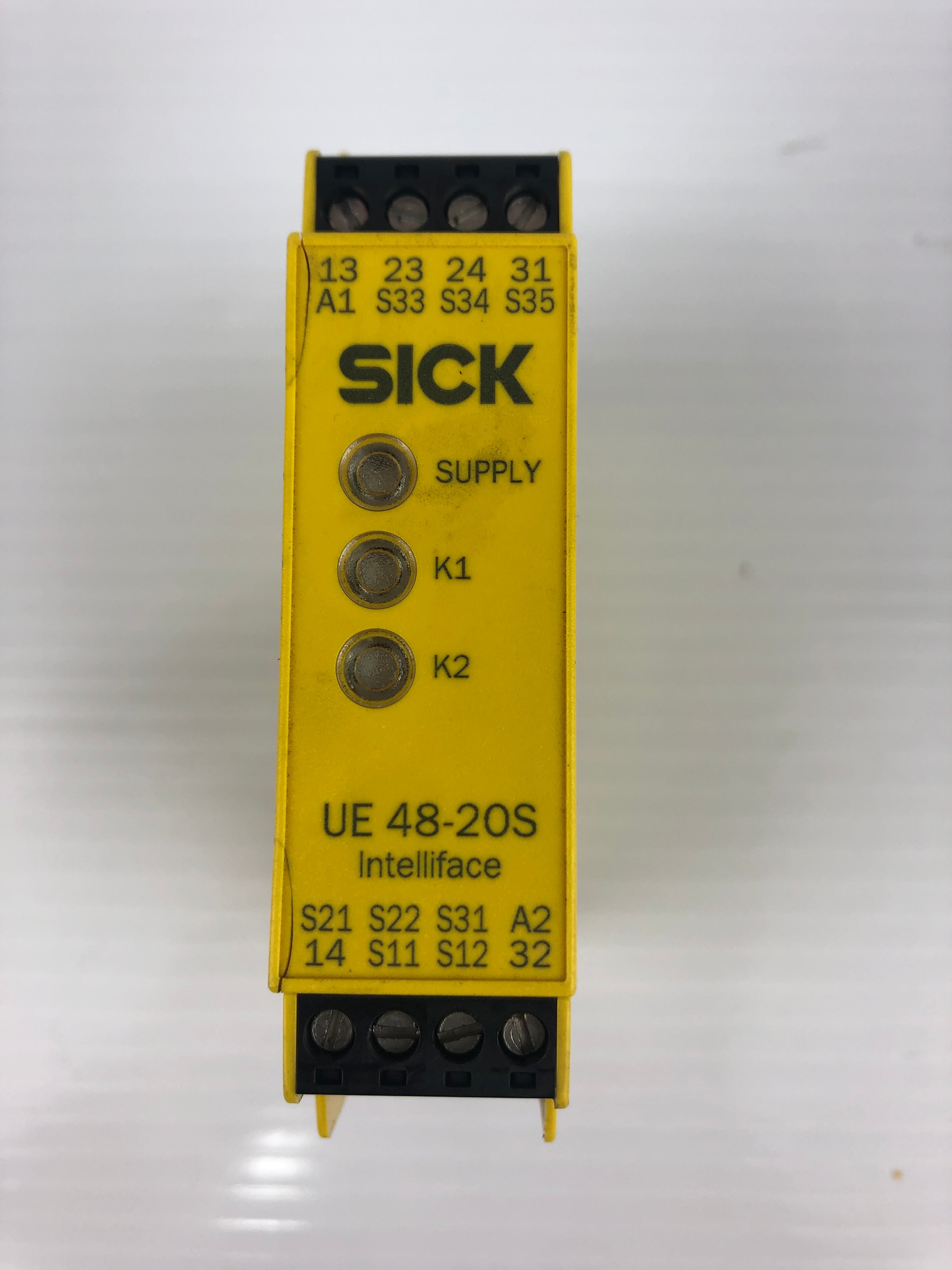Sick UE 48-20S3D2 Safety Relay 24V 2,5W 4,6VA