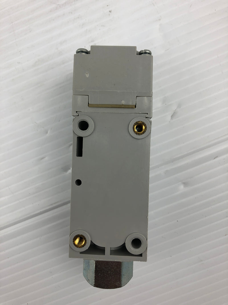 Allen-Bradley 802PR-LABJ2 Self-Contained Proximity Switch Series C