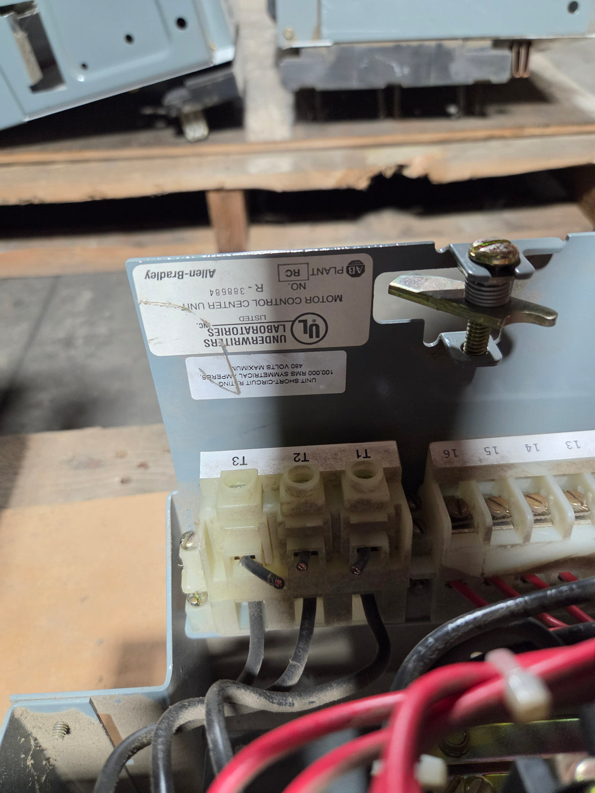 Allen-Bradley 2107B MCC Bucket Size 1 FVR 3.0HP 480V 3PH 15A Breaker - No Door