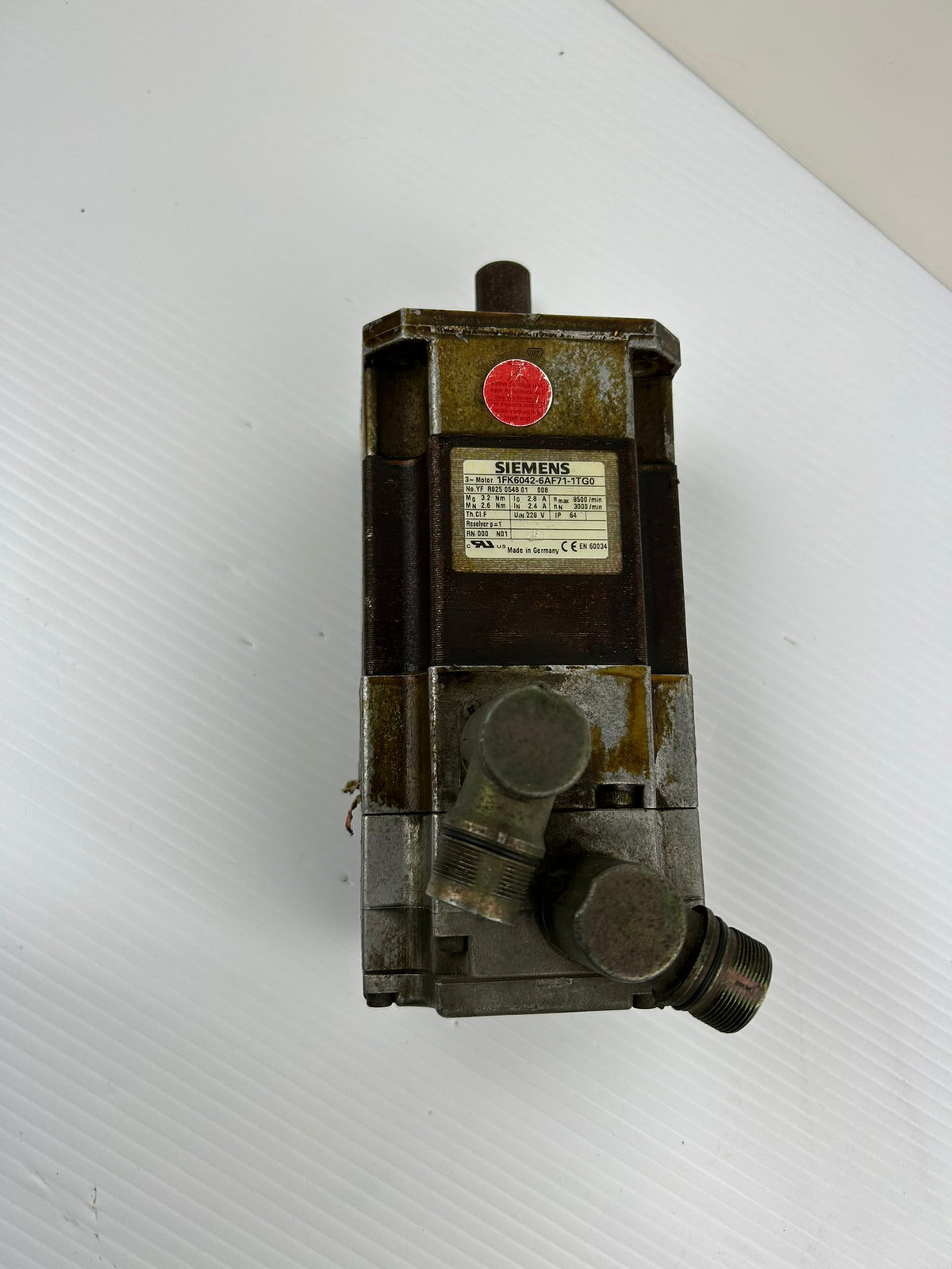 Siemens 1FK6042-6AF71-1TG0 AC Servo Motor 3.2Nm 8500 RPM 3 Phase 228V IP64