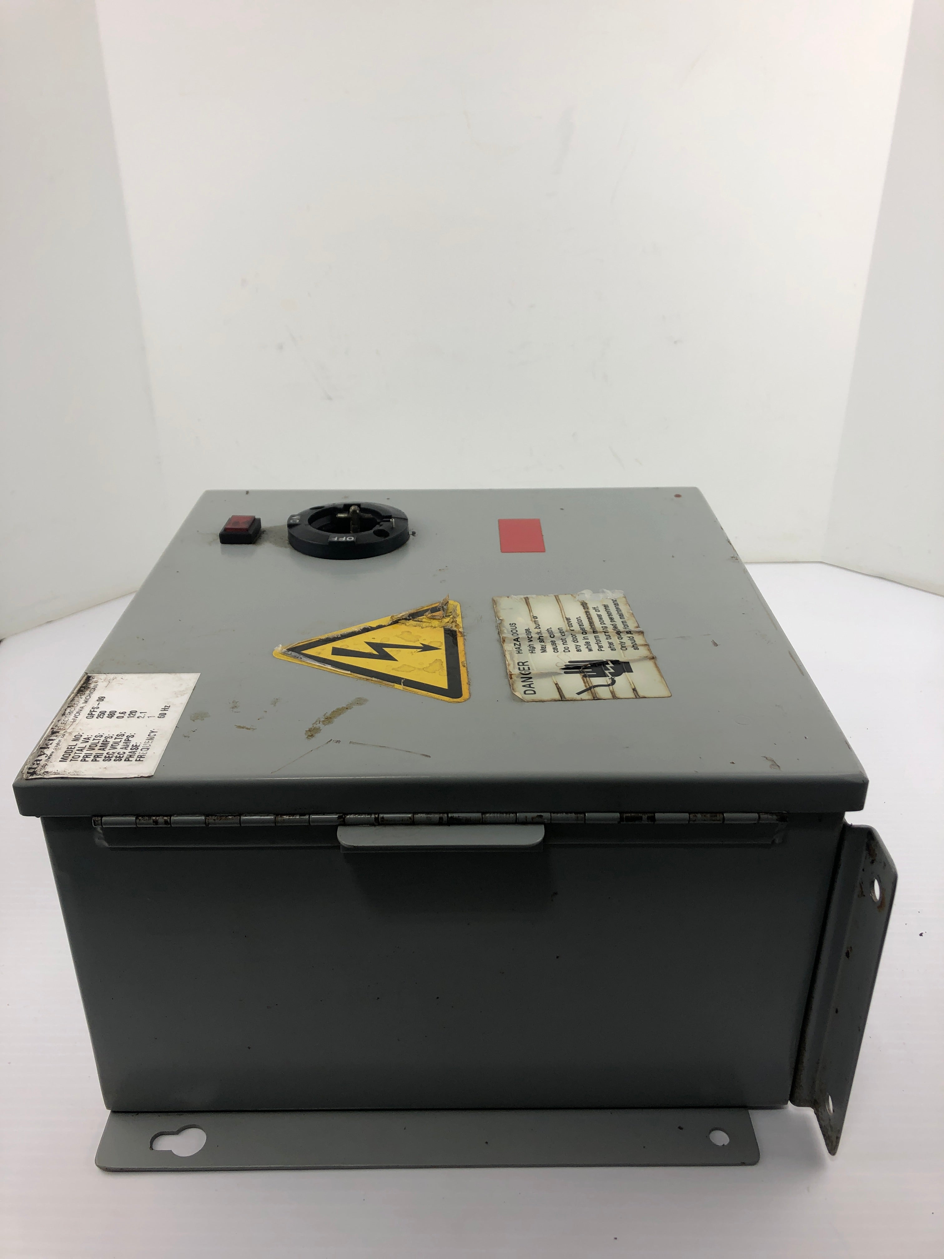 Daykin GPFS-09 Disconnect Transformer 1PH 60Hz - Missing ON/OFF Switch Cover
