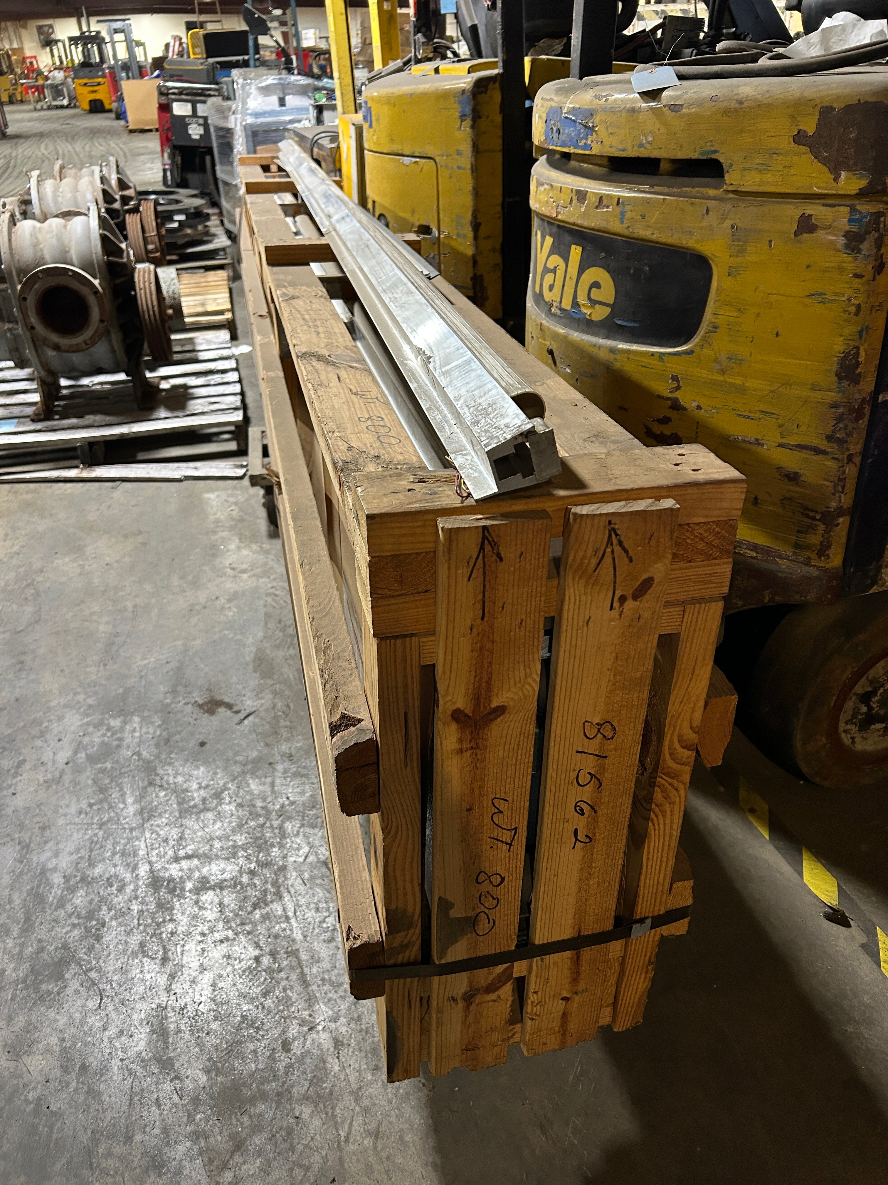 Commercial Overhead Door Rolling Steel with Rubber Seal 81562 ~13'6" Wide