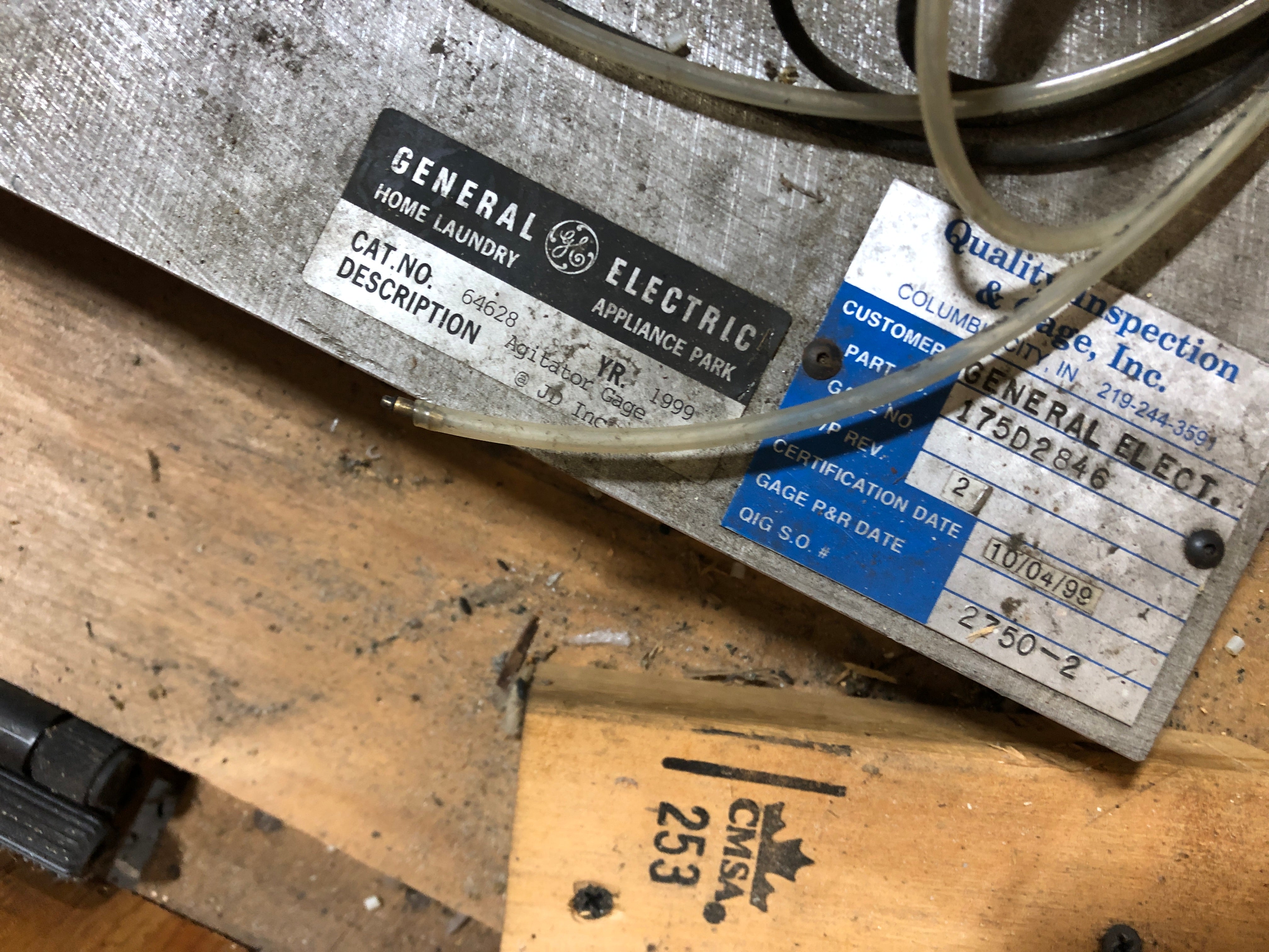 General Electric 64628 Agitator Gage 175D2846 with Monitor and Keyboard