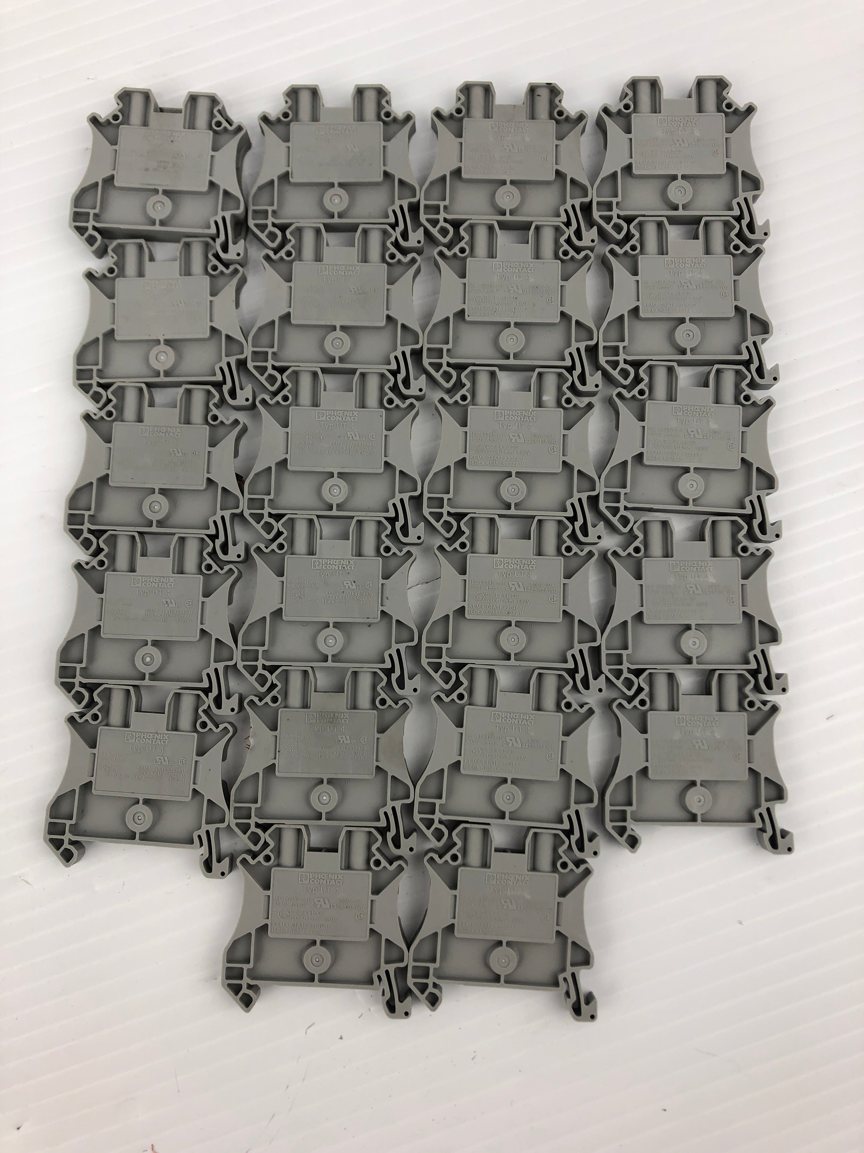 Phoenix Contact UT4 Terminal Blocks 600V 30A 4mm² - Lot of 22