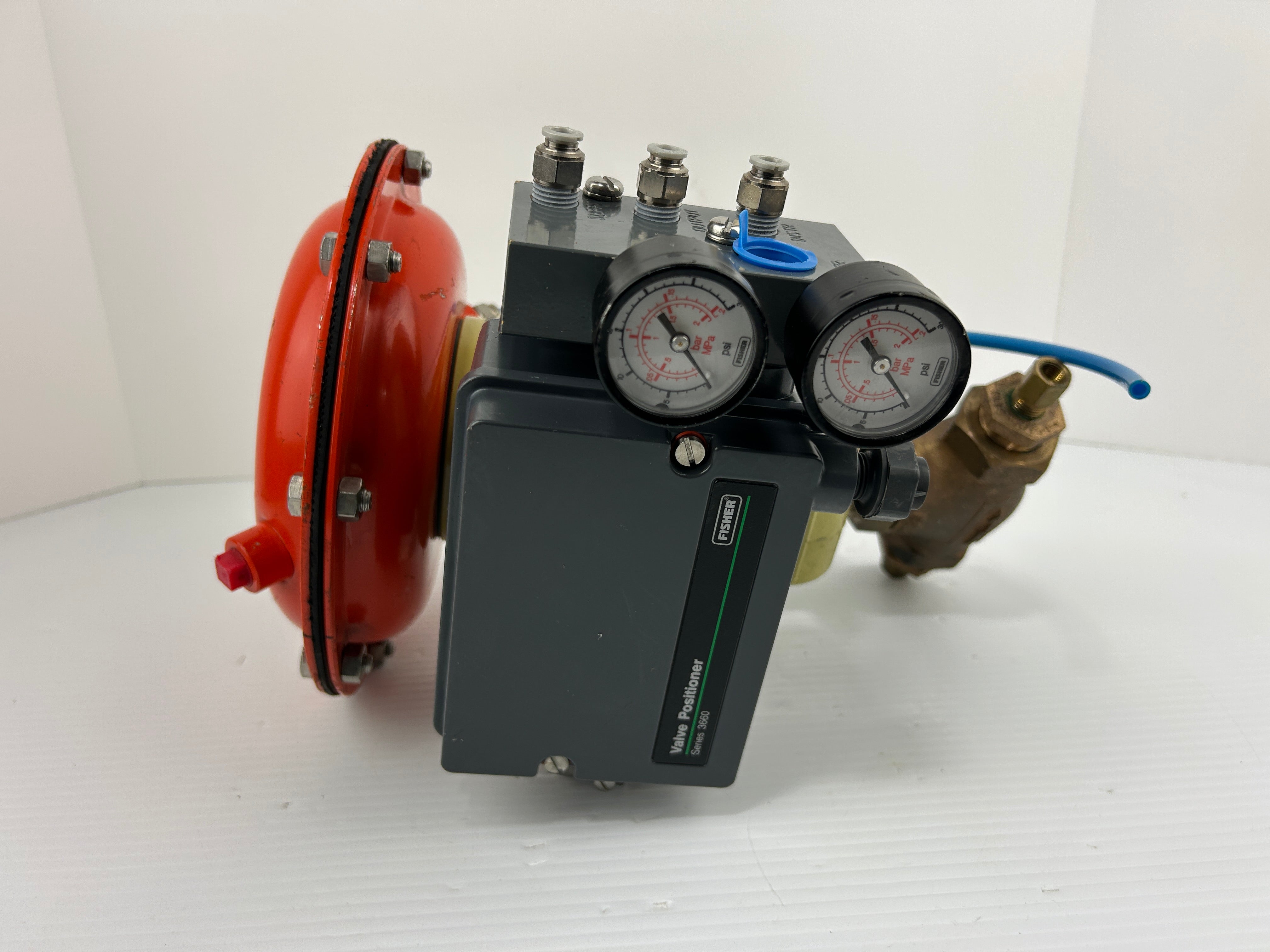 Fisher 32-24 588 Pneumatic Diaphragm Control Valve 3/4" w/ Valve Positioner 3660
