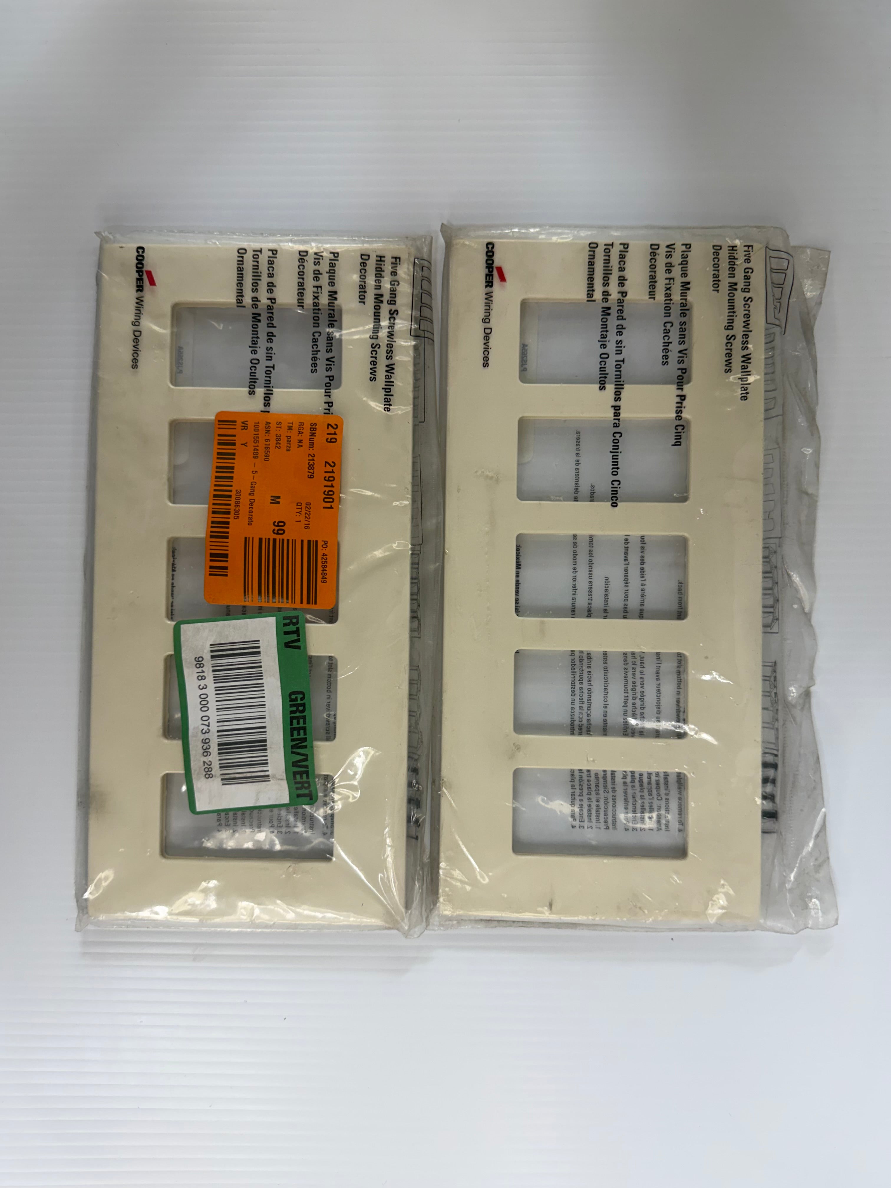 Cooper Wiring 5-Gang Screwless Wallplate PJS265A Lot of 2