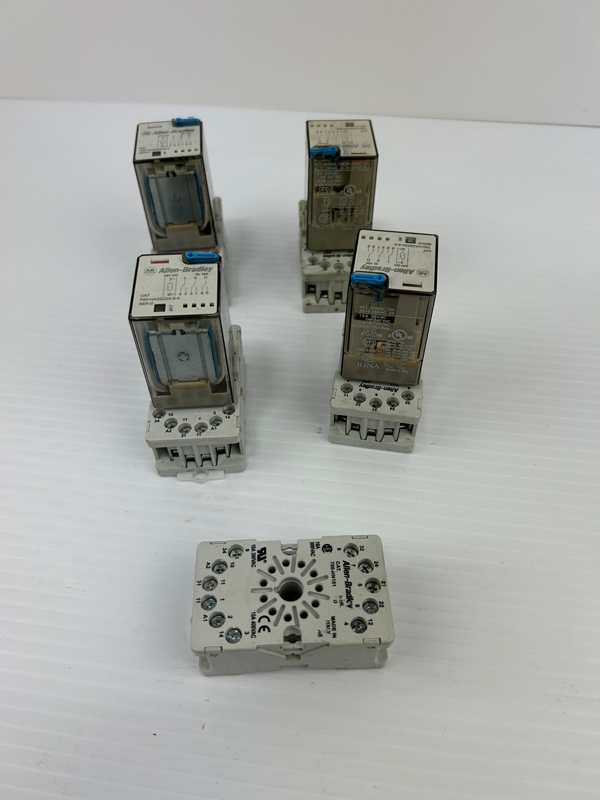 Allen Bradley 700-HA33Z24-3-4 Relay Series D and Spare Base 700-HN101 - Lot of 4