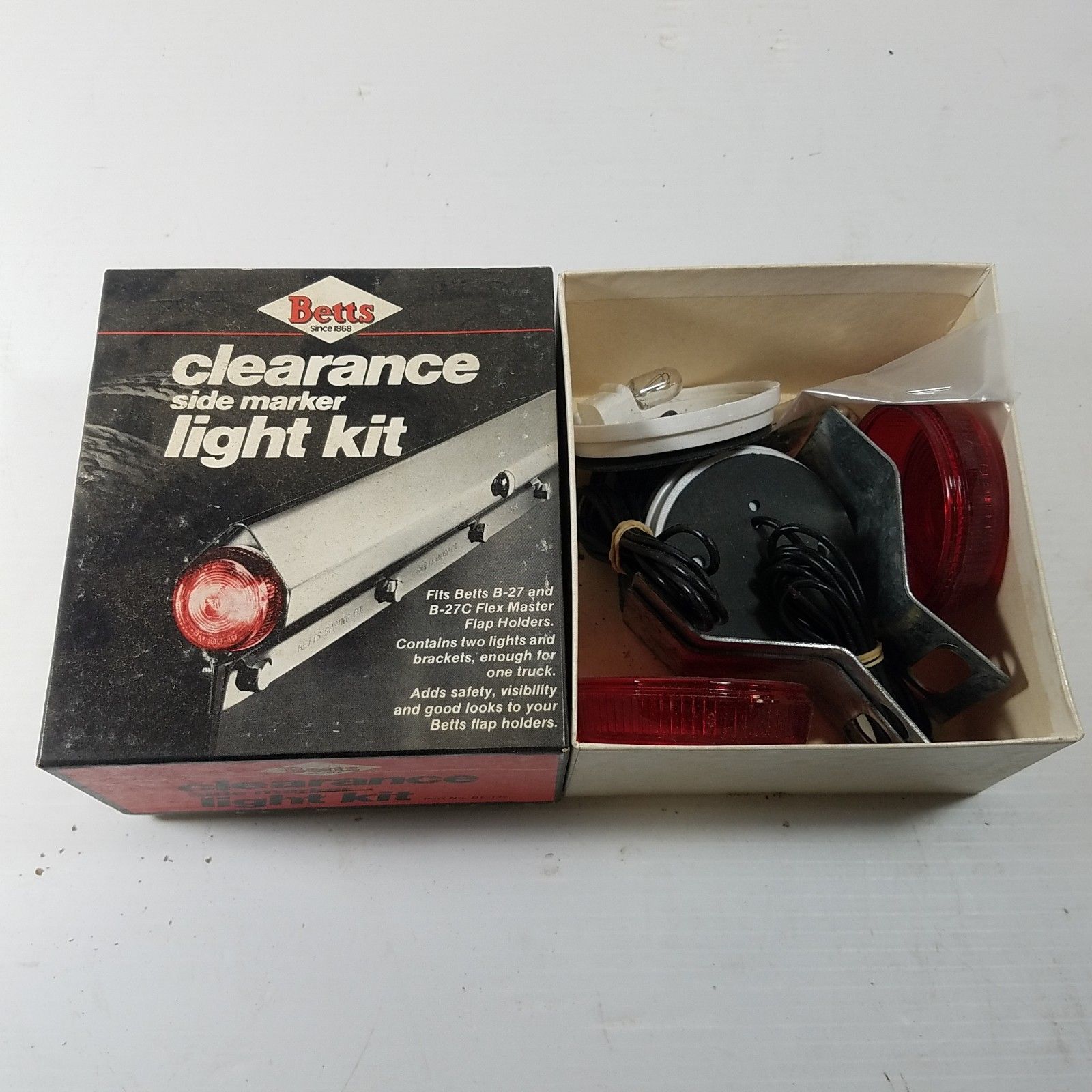 Betts Clearance Side Marker Light Kit BL-145 (Fits Betts B-27, B-27C Holders)