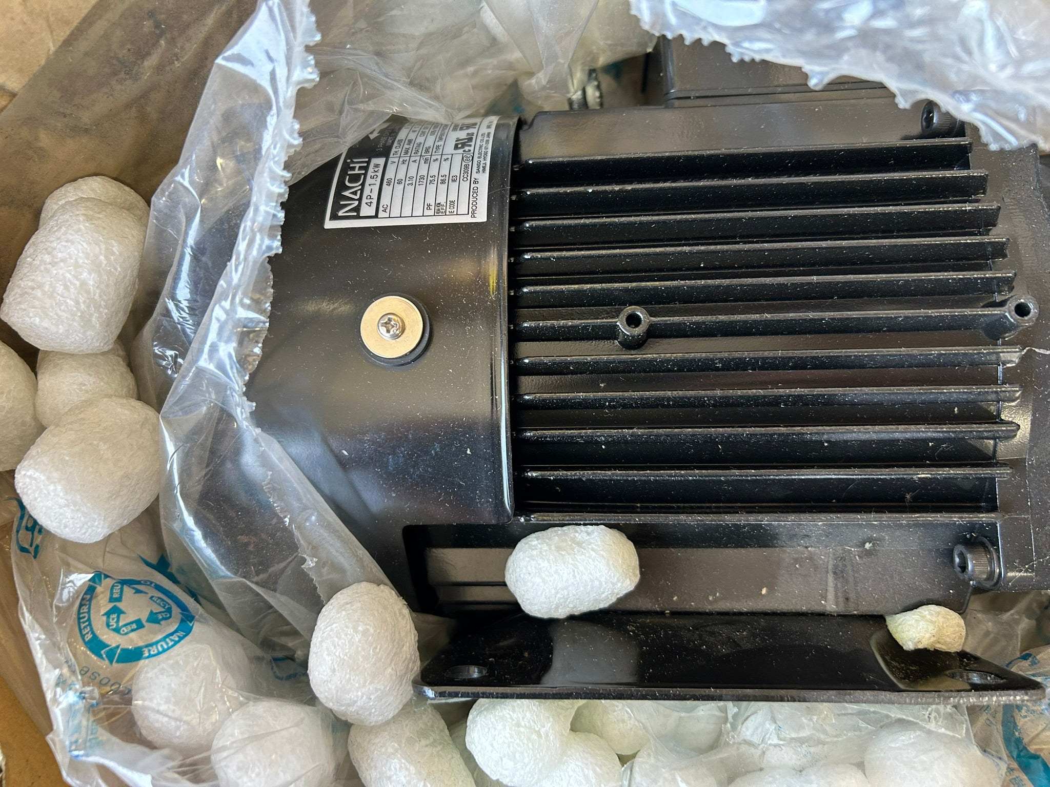 Nachi UVN-1A-0A4-1.5E-4G-12U AC Induction Motor 1.5kW 4P 1730 RPM 460VAC 3 Phase
