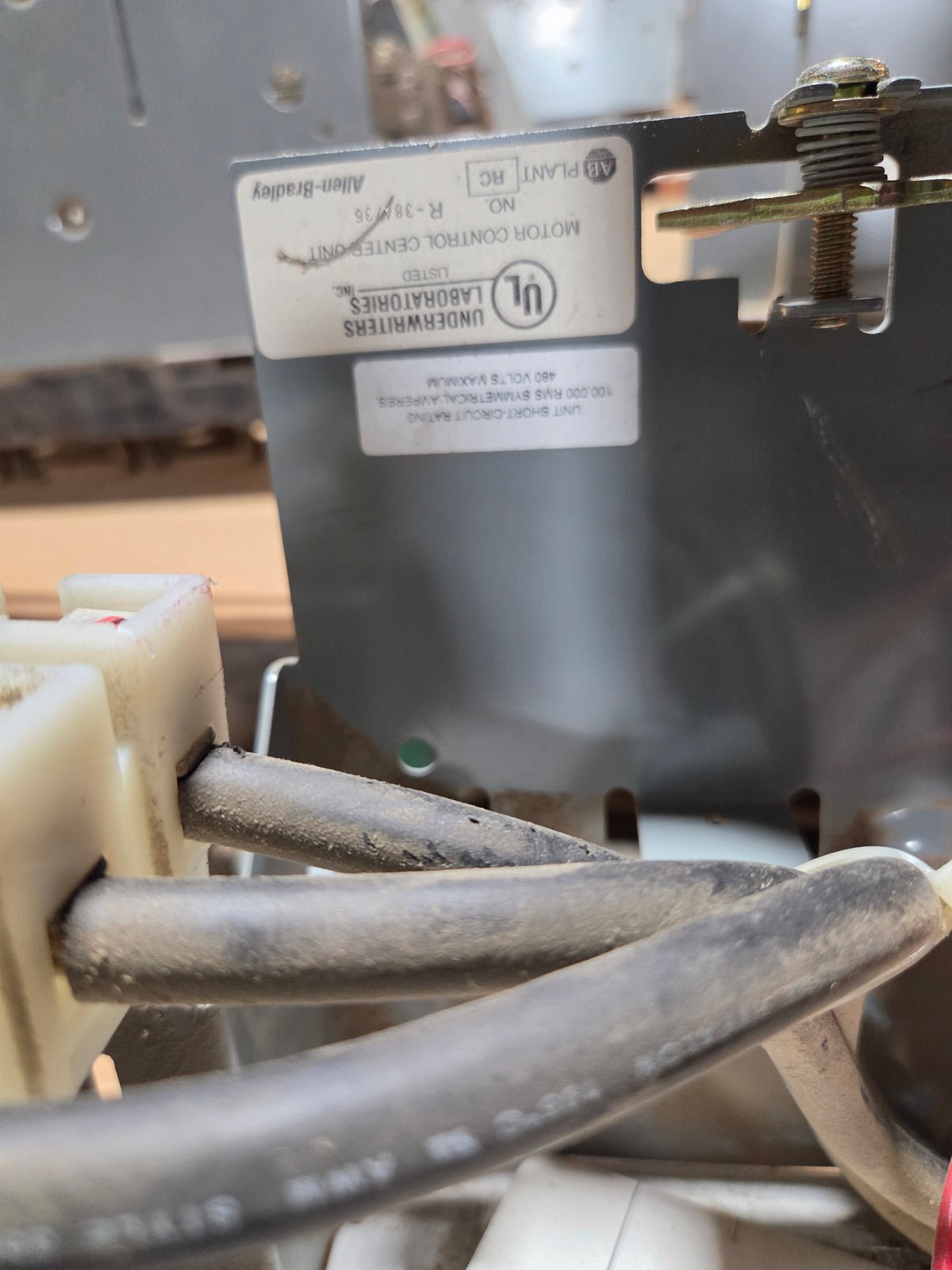 Allen-Bradley MCC Bucket 2113B Size 3 FVNR 100A Breaker 30HP 3PH 480V - No Door