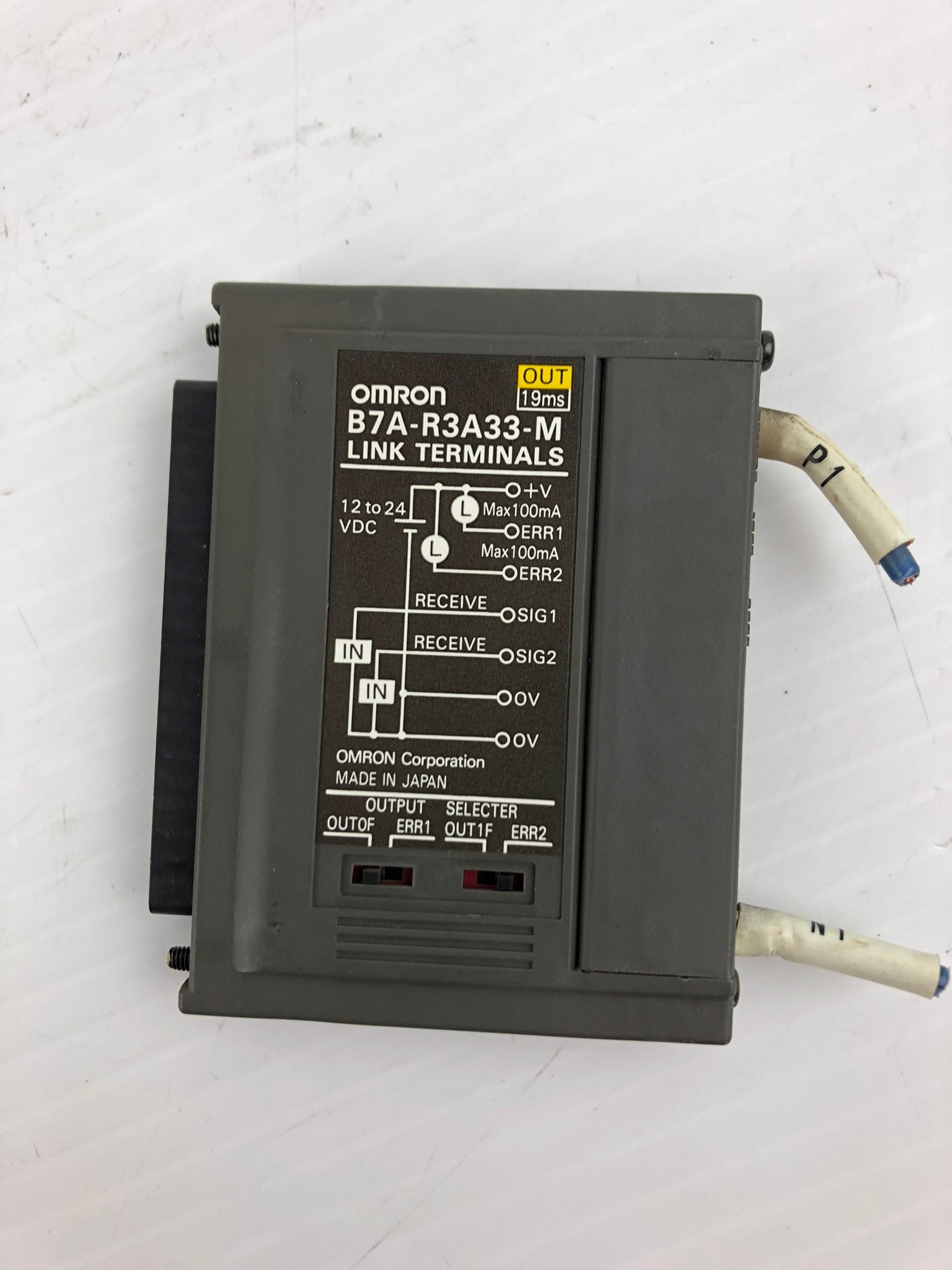 Omron B7A-R3A33-M Link Terminal
