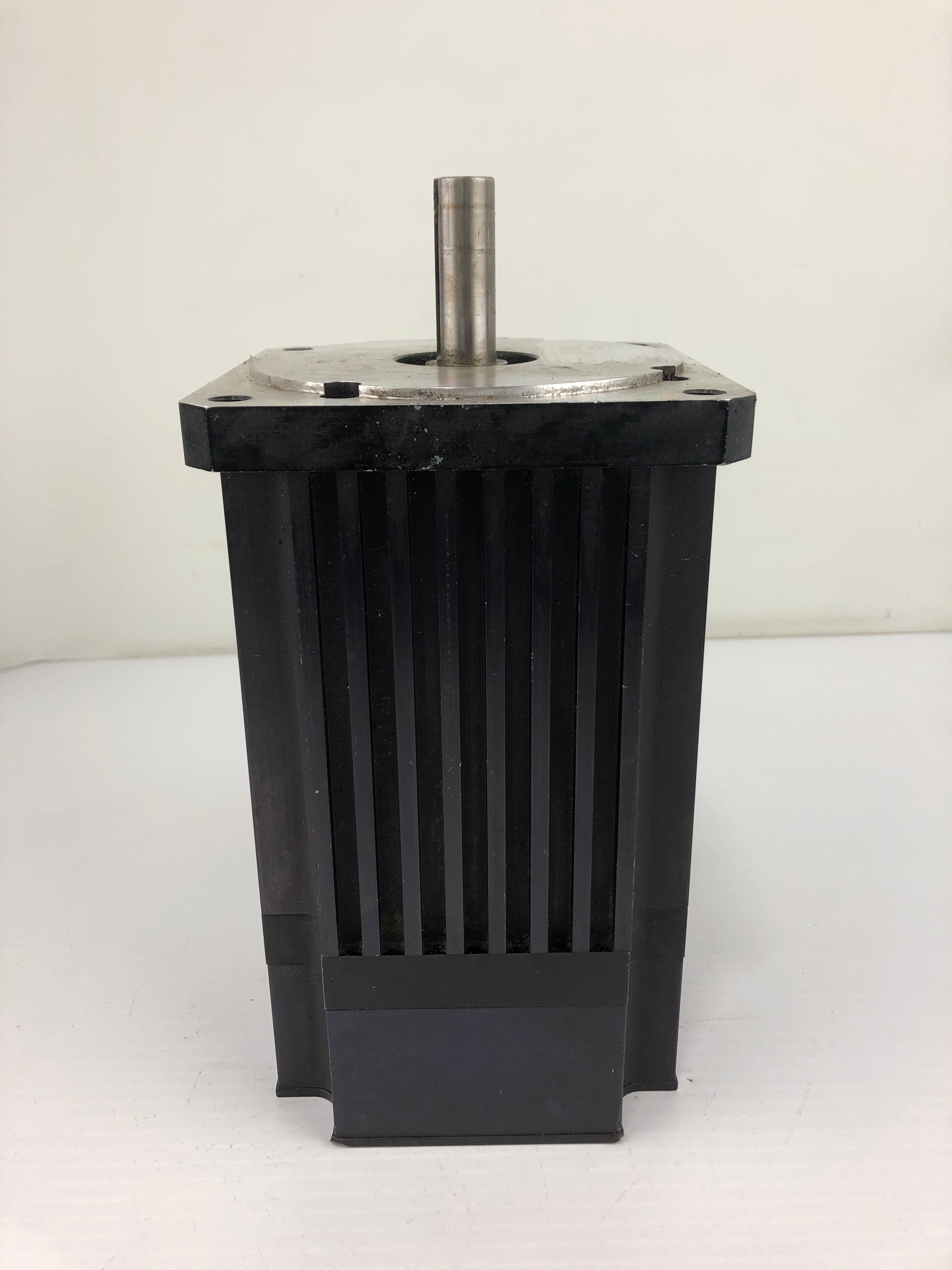 Emerson DXE-430 Servo Motor 3000 RPM 861112-50 Rev A5