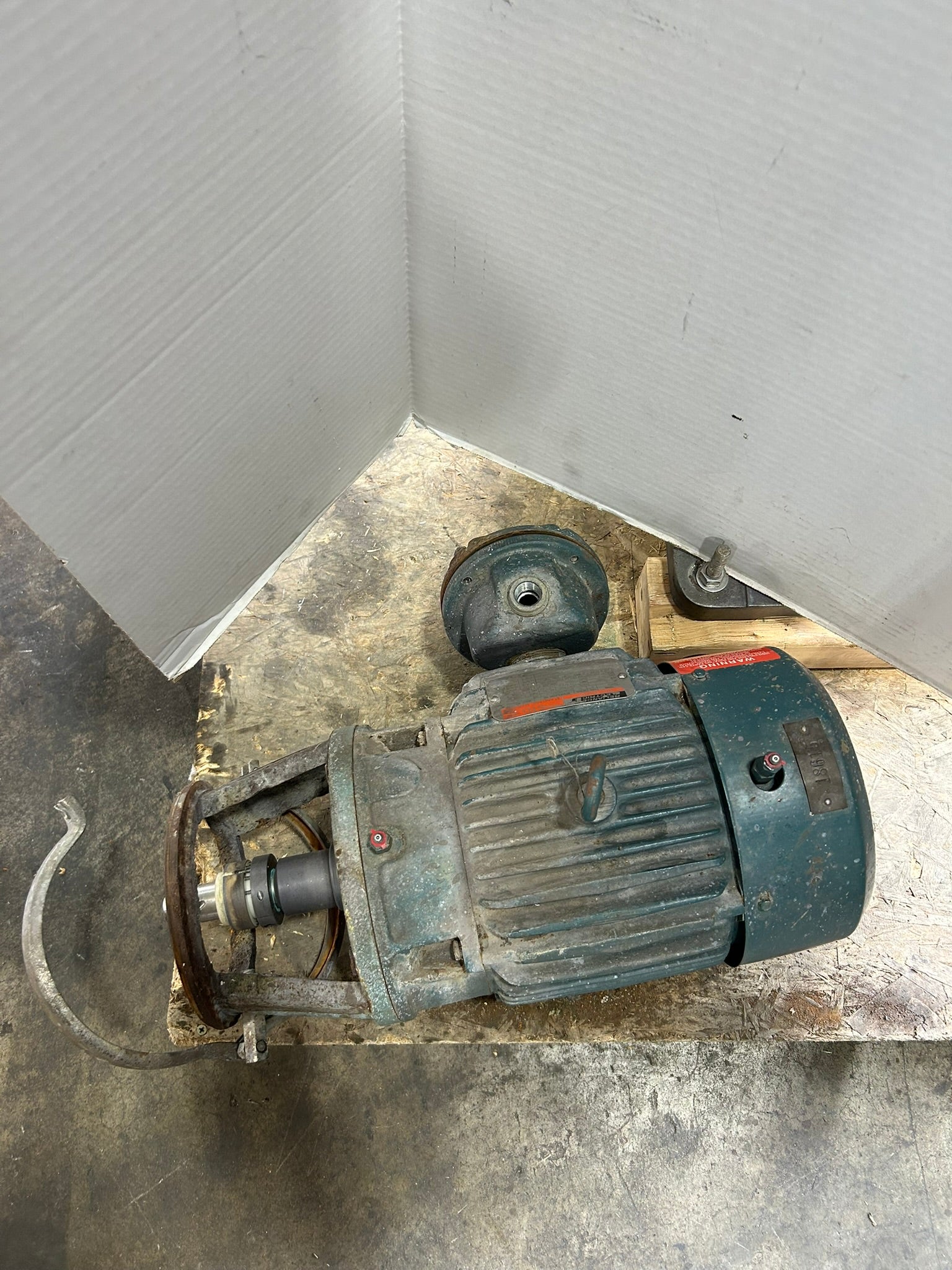 Reliance Electric 01UBZ7865701G1HB STD Duty Master Motor 5HP 3PH 3480RPM 184TC